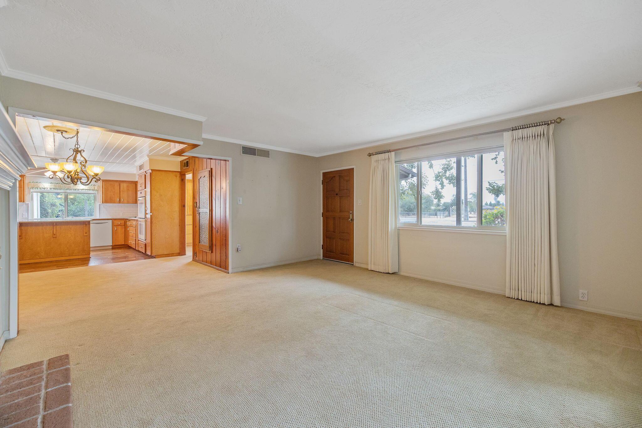 Fresno, California, 93722, United States, 3 Bedrooms Bedrooms, ,2 BathroomsBathrooms,Residential,For Sale,1984127