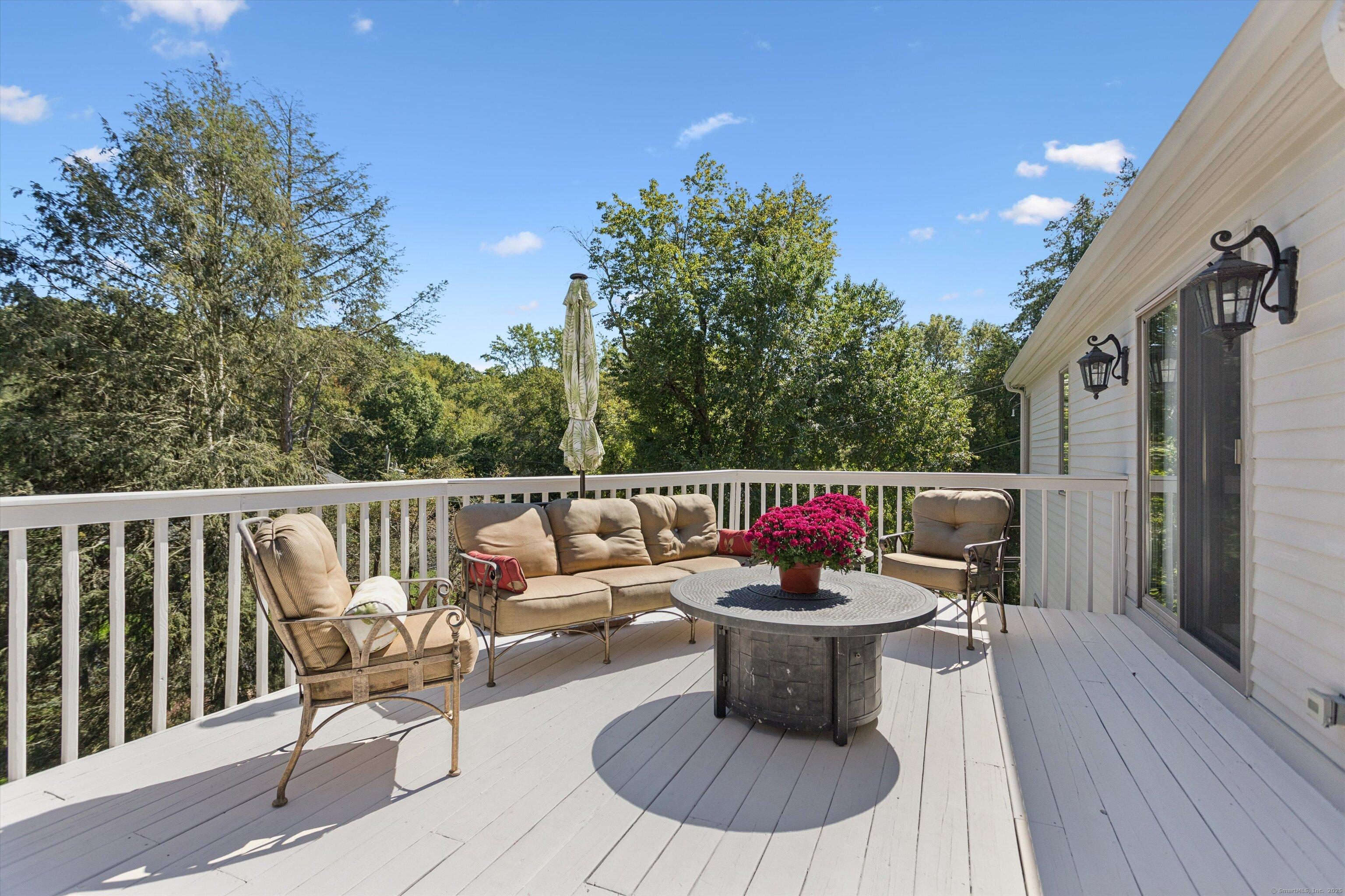 Stamford, Connecticut, 06903, United States, 5 Bedrooms Bedrooms, ,5 BathroomsBathrooms,Residential,For Sale,1976507