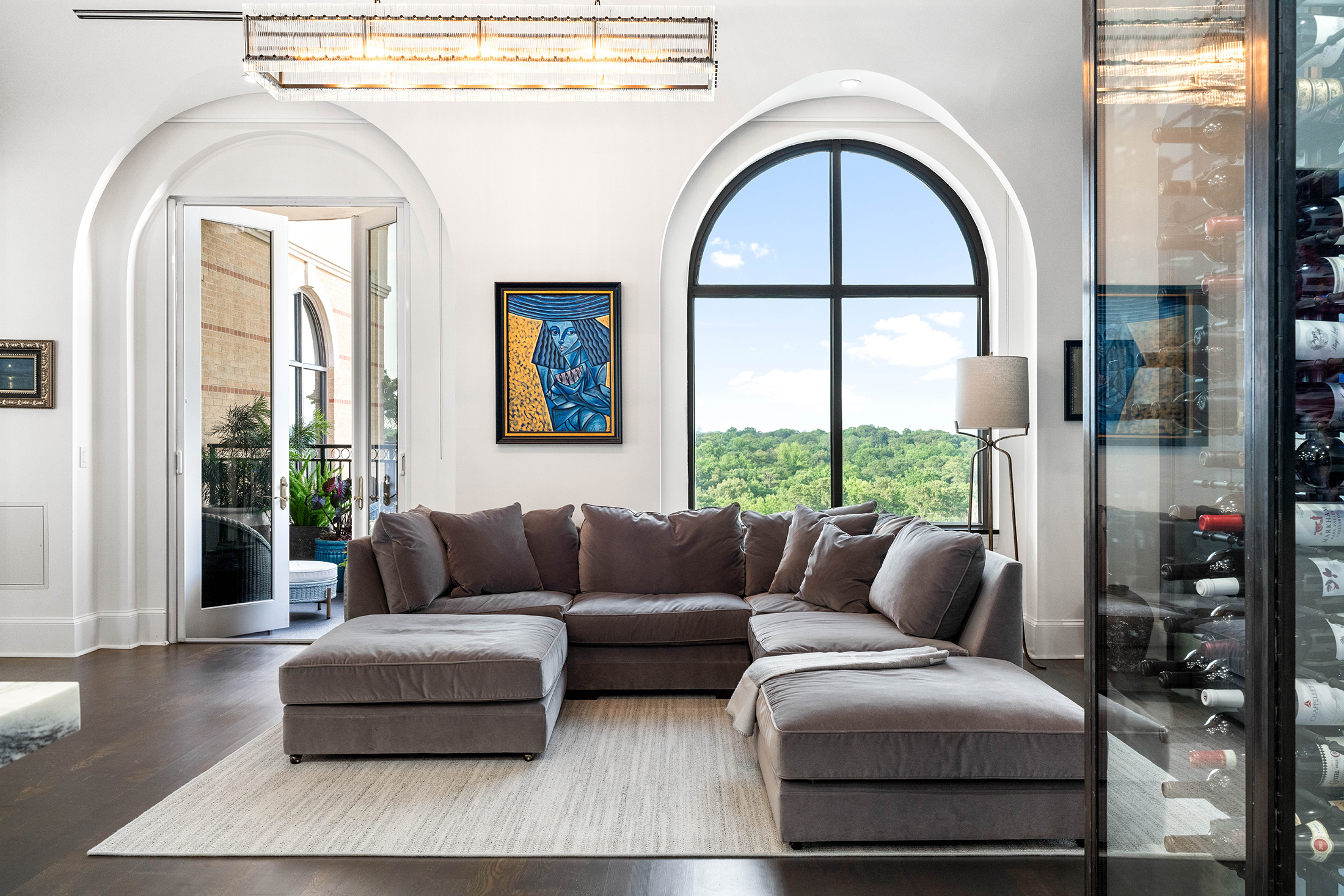  Modern Elegance in the Sky – Designer Penthouse with Skyline Views - 物件實景