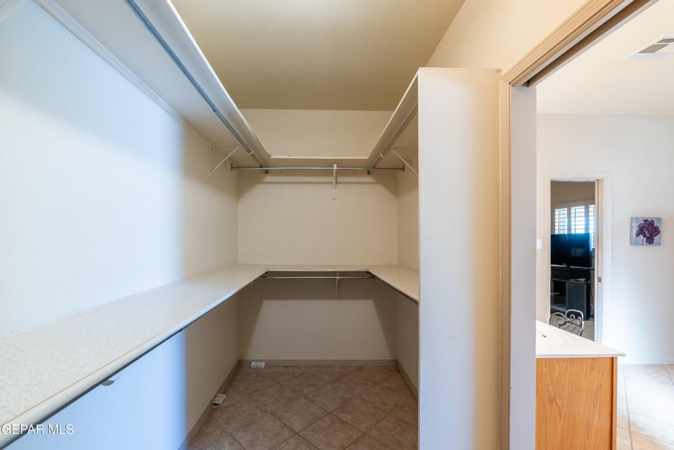 El Paso, Texas, 79912, United States, 4 Bedrooms Bedrooms, ,3 BathroomsBathrooms,Residential,For Sale,1988584