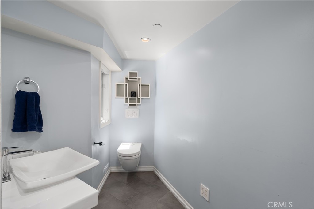 Los Angeles, California, 90046, United States, 3 Bedrooms Bedrooms, ,4 BathroomsBathrooms,Residential,For Sale,1817494