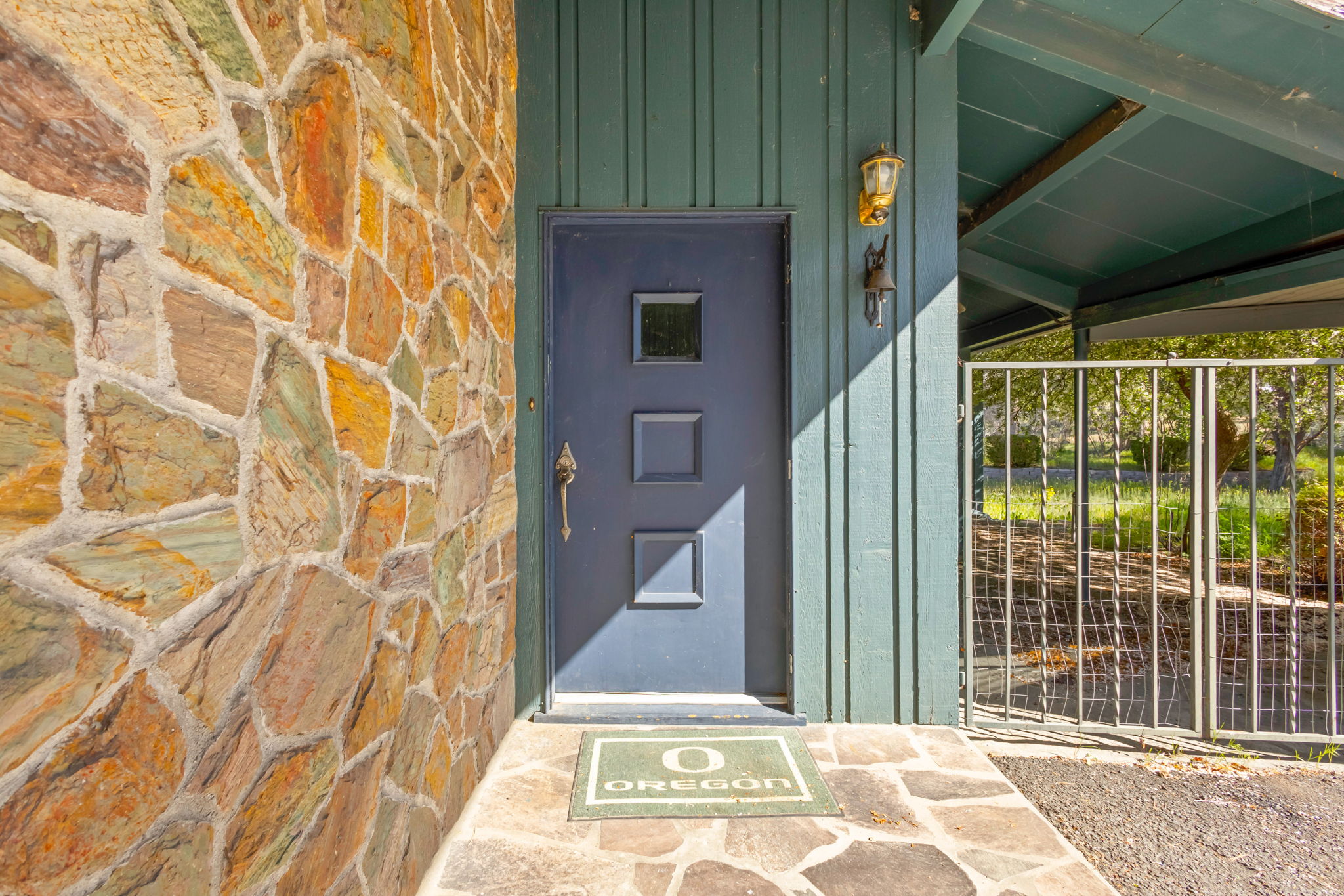 Prineville, Oregon, 97754, United States, 3 Bedrooms Bedrooms, ,2 BathroomsBathrooms,Residential,For Sale,1919423