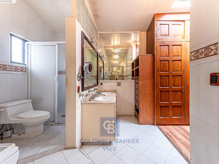 Avenida del Marquez, Metepec, Estado de méxico, 52178, Mexico, 4 Bedrooms Bedrooms, ,5 BathroomsBathrooms,Residential,For Sale,Avenida del Marquez,1615864