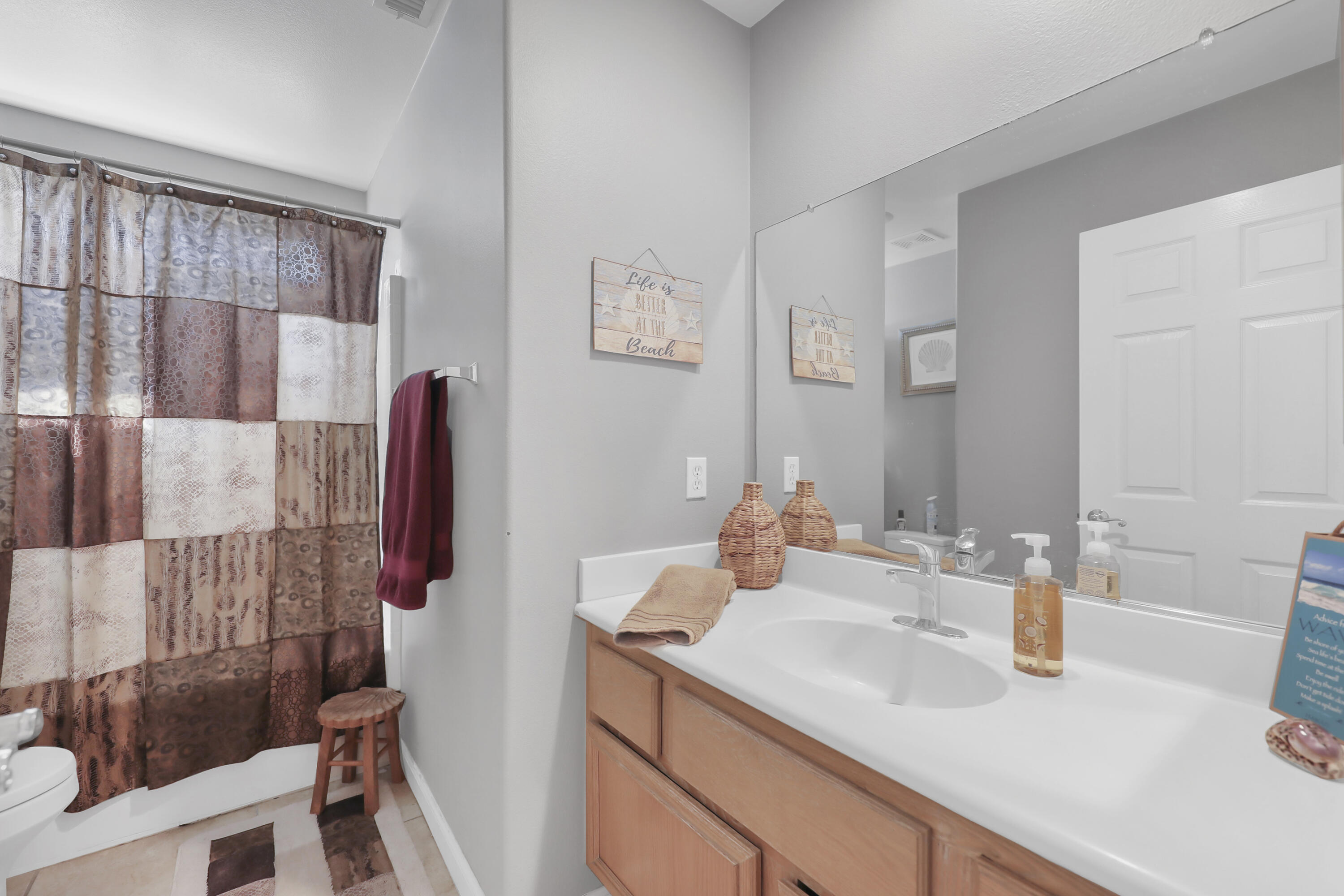 Indio, California, 92201, United States, 4 Bedrooms Bedrooms, ,3 BathroomsBathrooms,Residential,For Sale,1950105