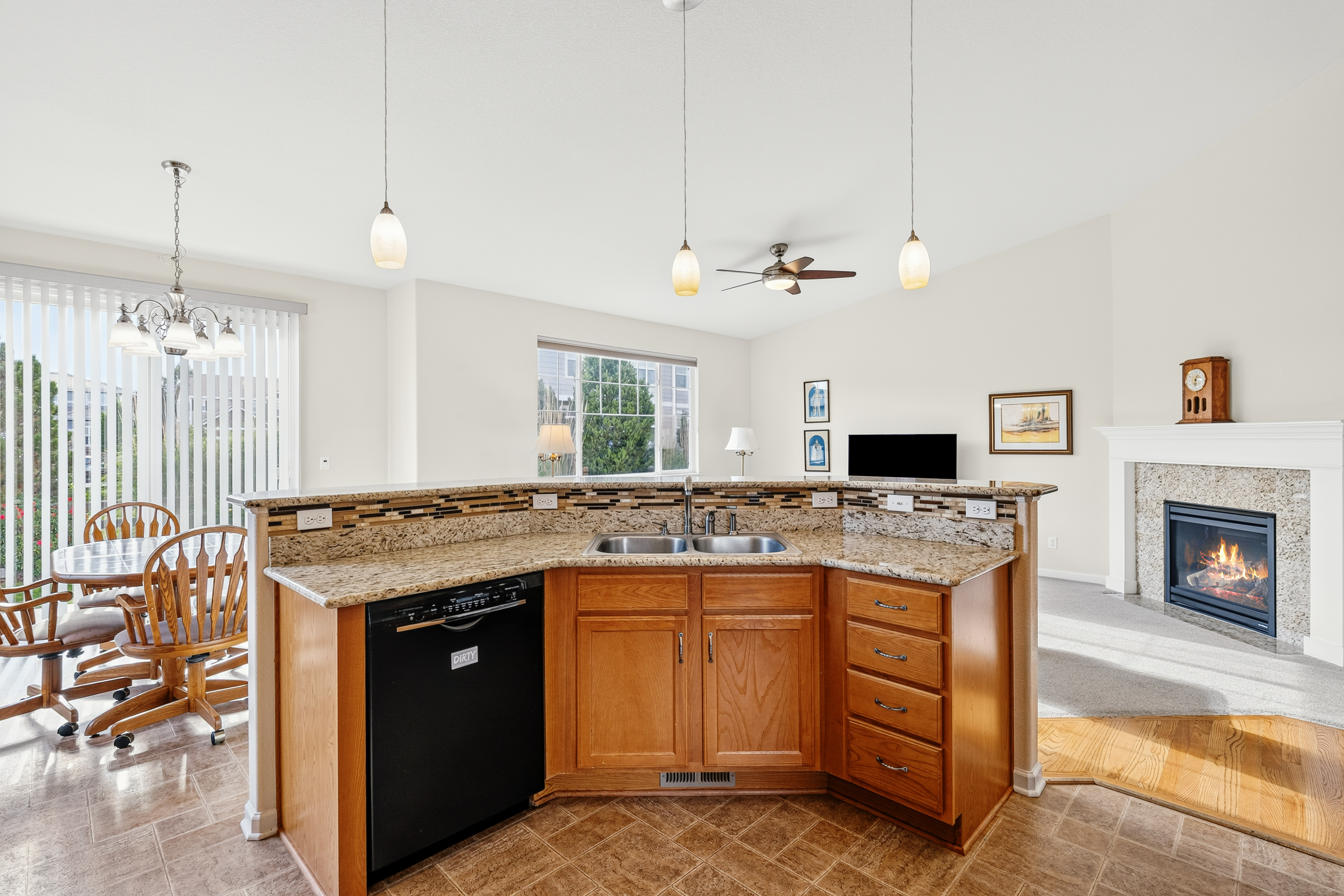 Beautiful ranch home on desirable corner lot in Copperleaf - 物件實景