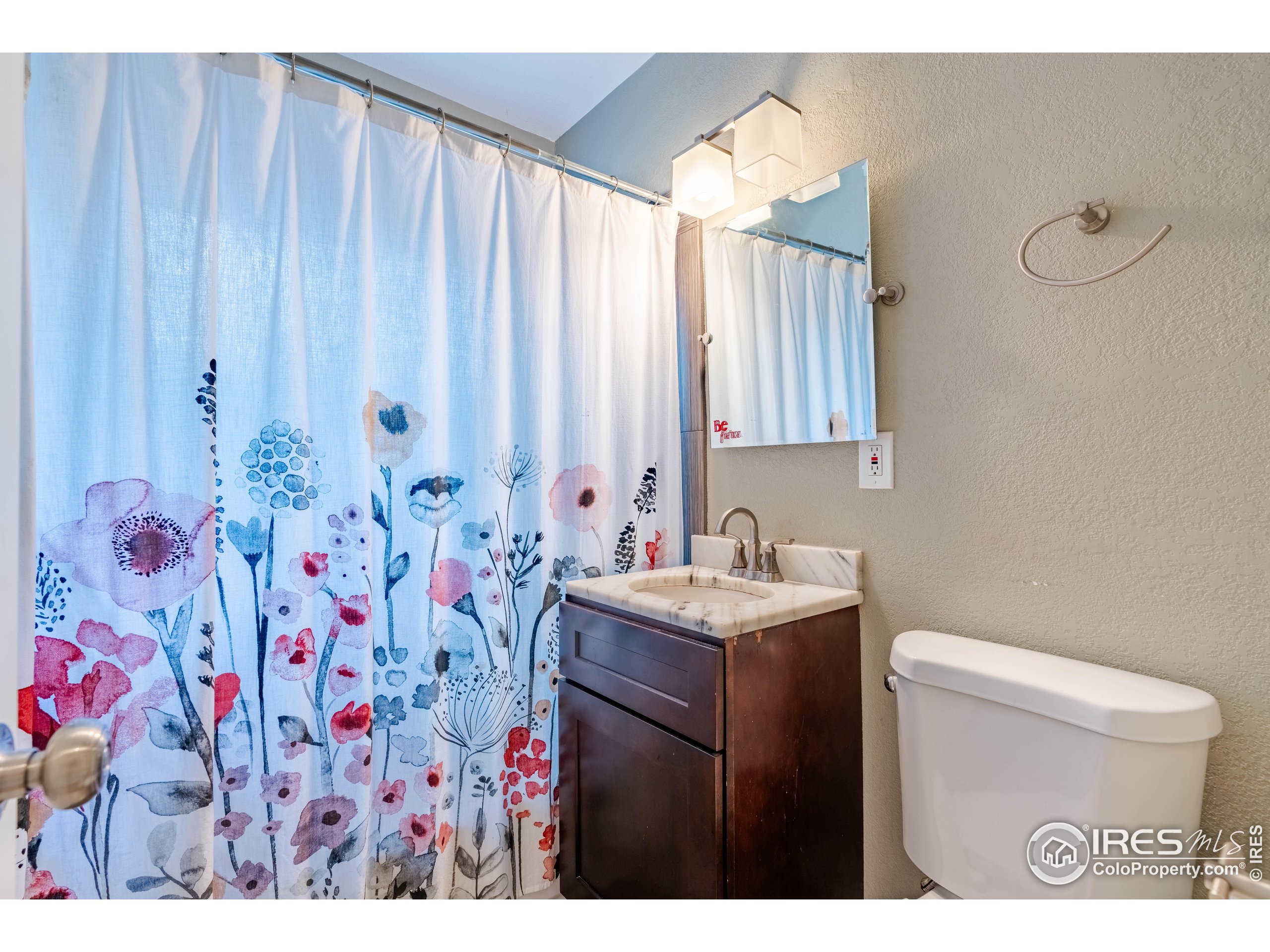 Denver, Colorado, 80220, United States, 4 Bedrooms Bedrooms, ,2 BathroomsBathrooms,Residential,For Sale,1901217
