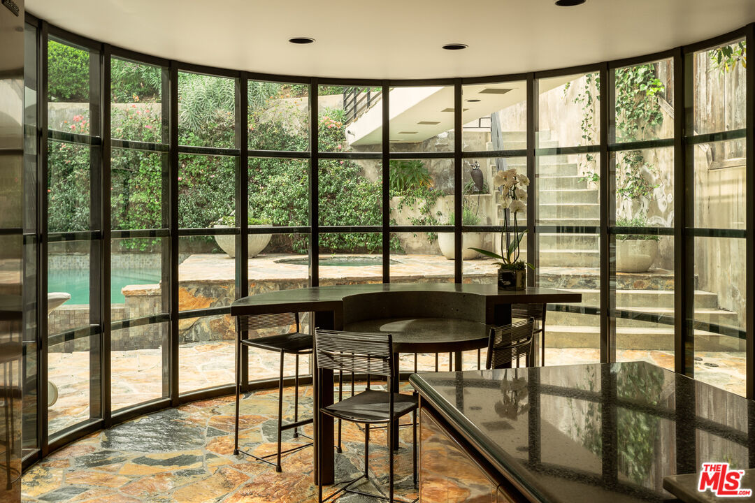 Los Angeles, California, 90049, United States, 4 Bedrooms Bedrooms, ,5 BathroomsBathrooms,Residential,For Sale,1882752