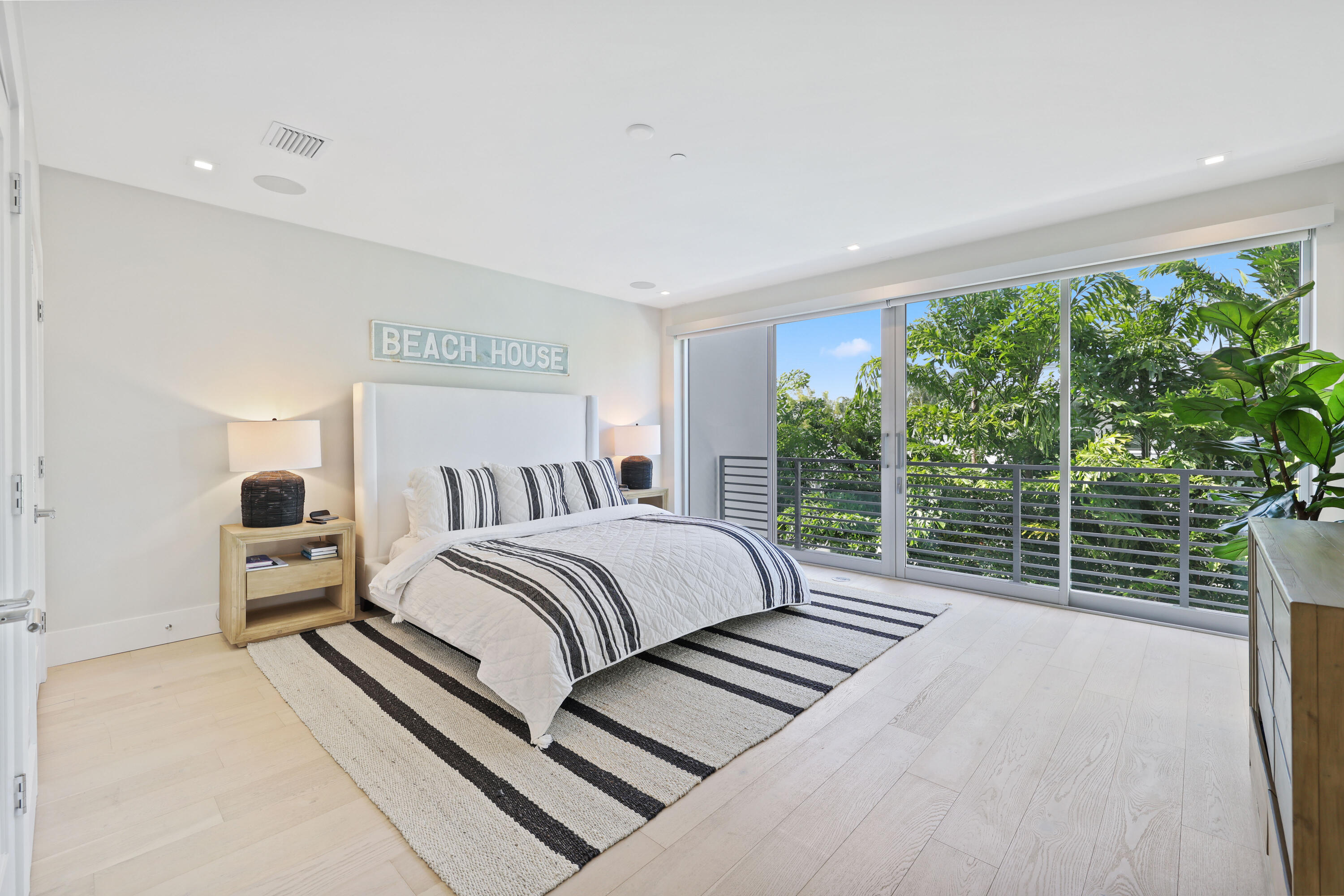 Delray Beach, Florida, 33483, United States, 3 Bedrooms Bedrooms, ,4 BathroomsBathrooms,Residential,For Sale,1940237