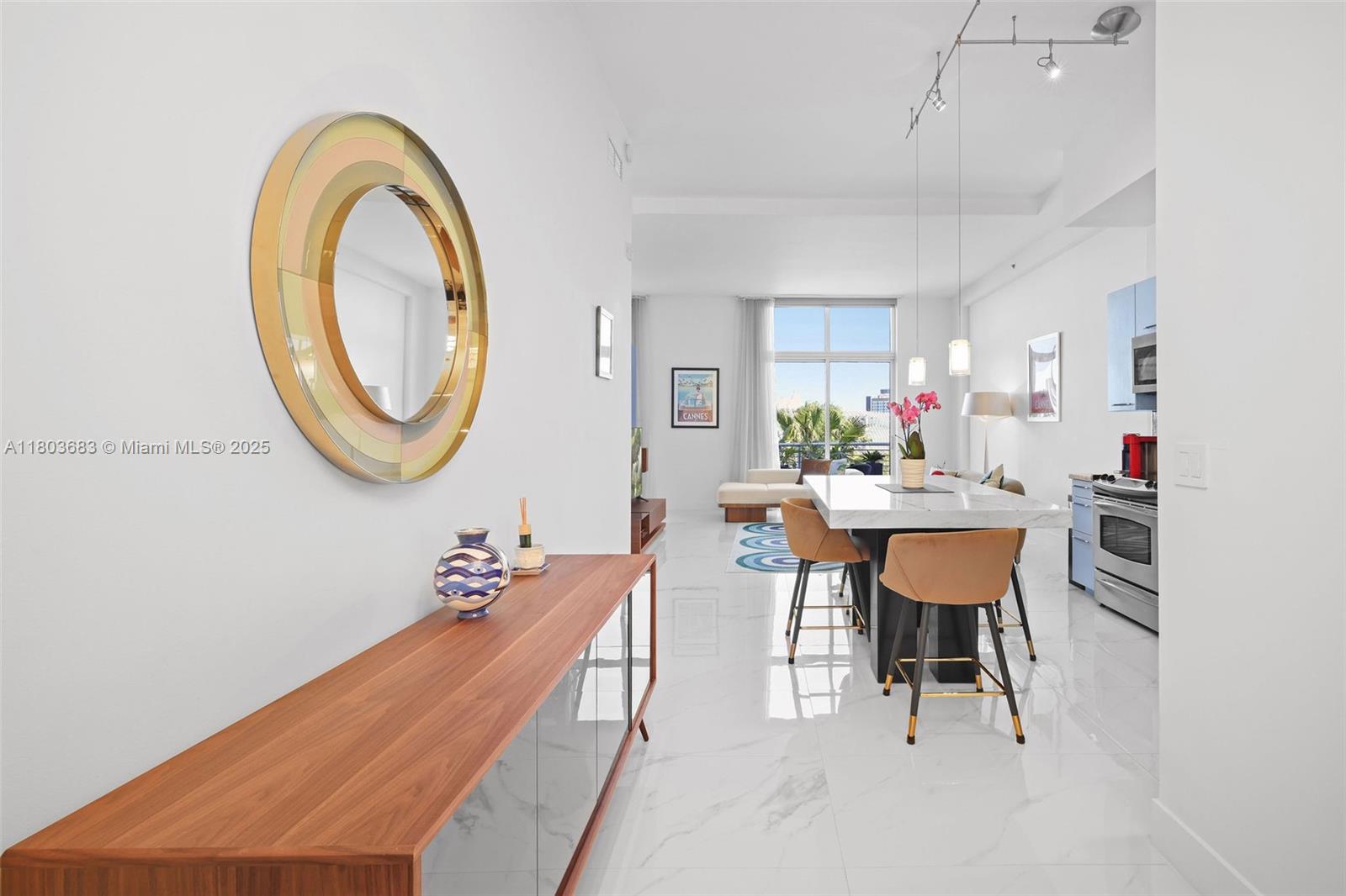 Miami Beach, Florida, 33139, United States, 1 Bedroom Bedrooms, ,2 BathroomsBathrooms,Residential,For Sale,1818097