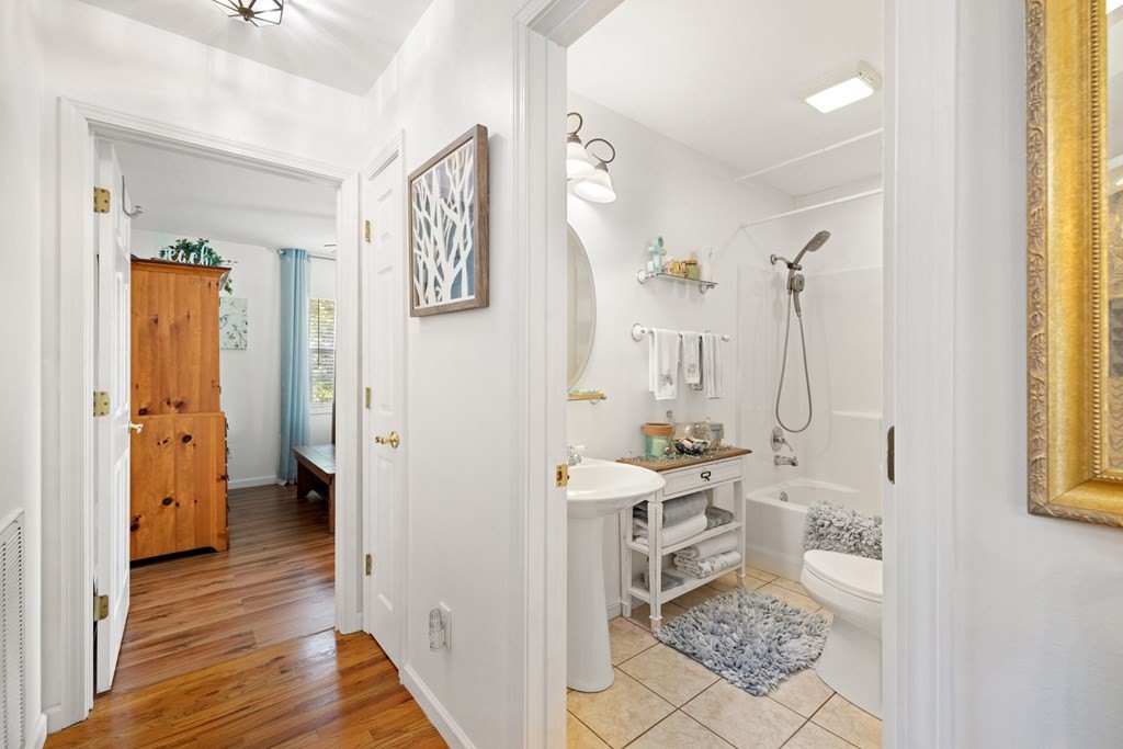 Murphy, North Carolina, 28906, United States, 2 Bedrooms Bedrooms, ,2 BathroomsBathrooms,Residential,For Sale,1923823
