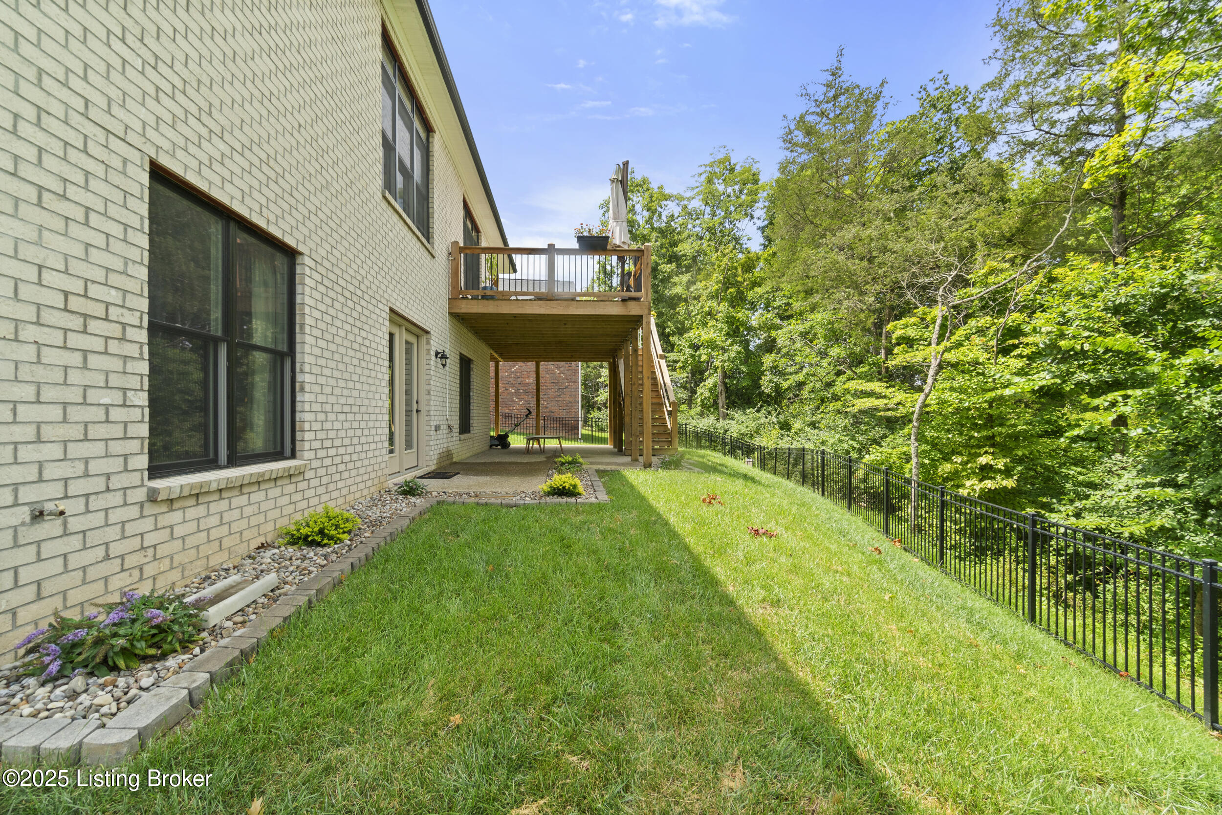 Fisherville, Kentucky, 40023, United States, 4 Bedrooms Bedrooms, ,4 BathroomsBathrooms,Residential,For Sale,1912269