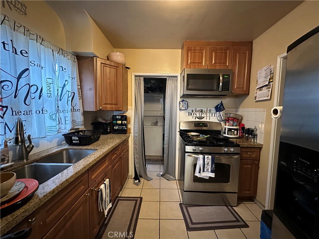 Los Angeles, California, 90008, United States, ,Residential,For Sale,1994222