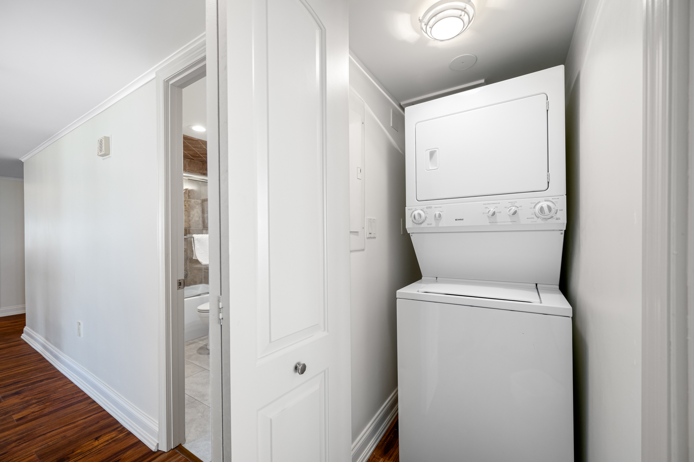 Treasure Island, Florida, 33706, United States, 2 Bedrooms Bedrooms, ,2 BathroomsBathrooms,Residential,For Sale,1998023