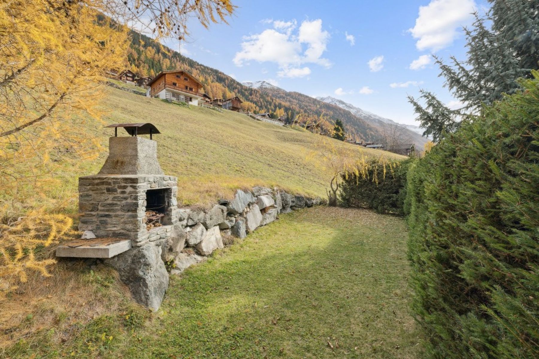  Rare property: chalet with no direct neighbors in Val d