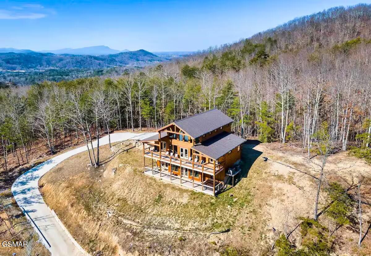 Sevierville, Tennessee, 37876, United States, 3 Bedrooms Bedrooms, ,5 BathroomsBathrooms,Residential,For Sale,1976900