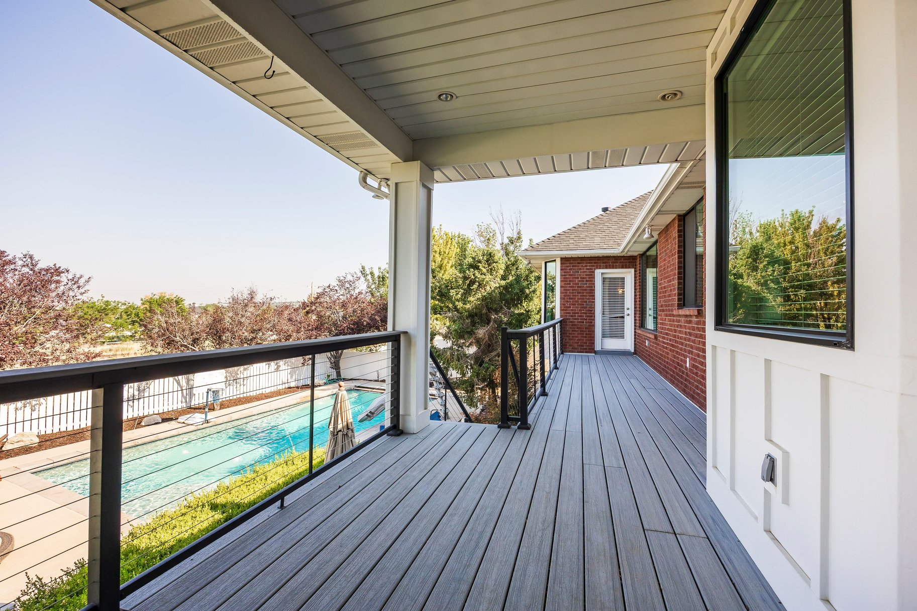  Timeless Draper Brick Rambler with 4-Car Garage and Saltwater Pool - 物件實景