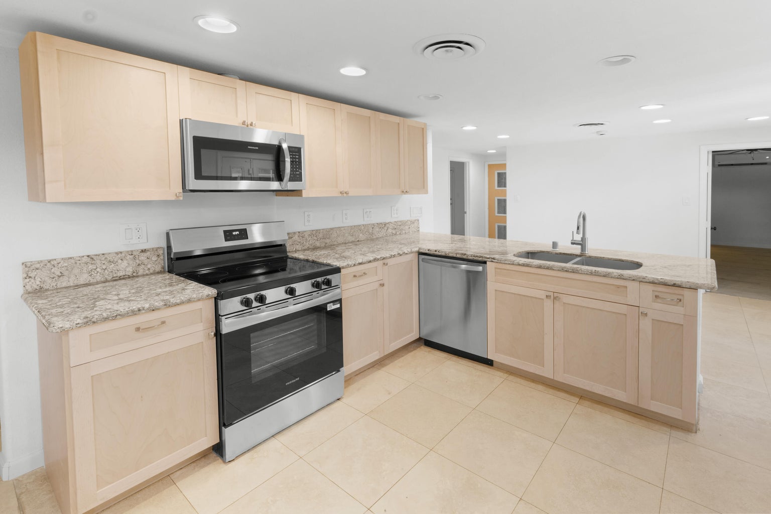 Bermuda Dunes, California, 92203, United States, 5 Bedrooms Bedrooms, ,3 BathroomsBathrooms,Residential,For Sale,1976988