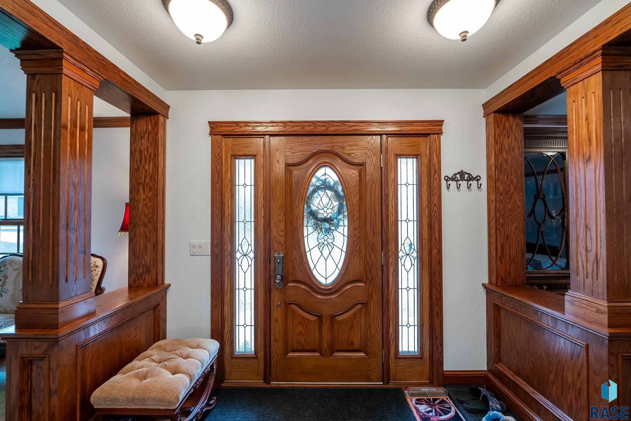 Yankton, South Dakota, 57078, United States, 6 Bedrooms Bedrooms, ,4 BathroomsBathrooms,Residential,For Sale,1975294