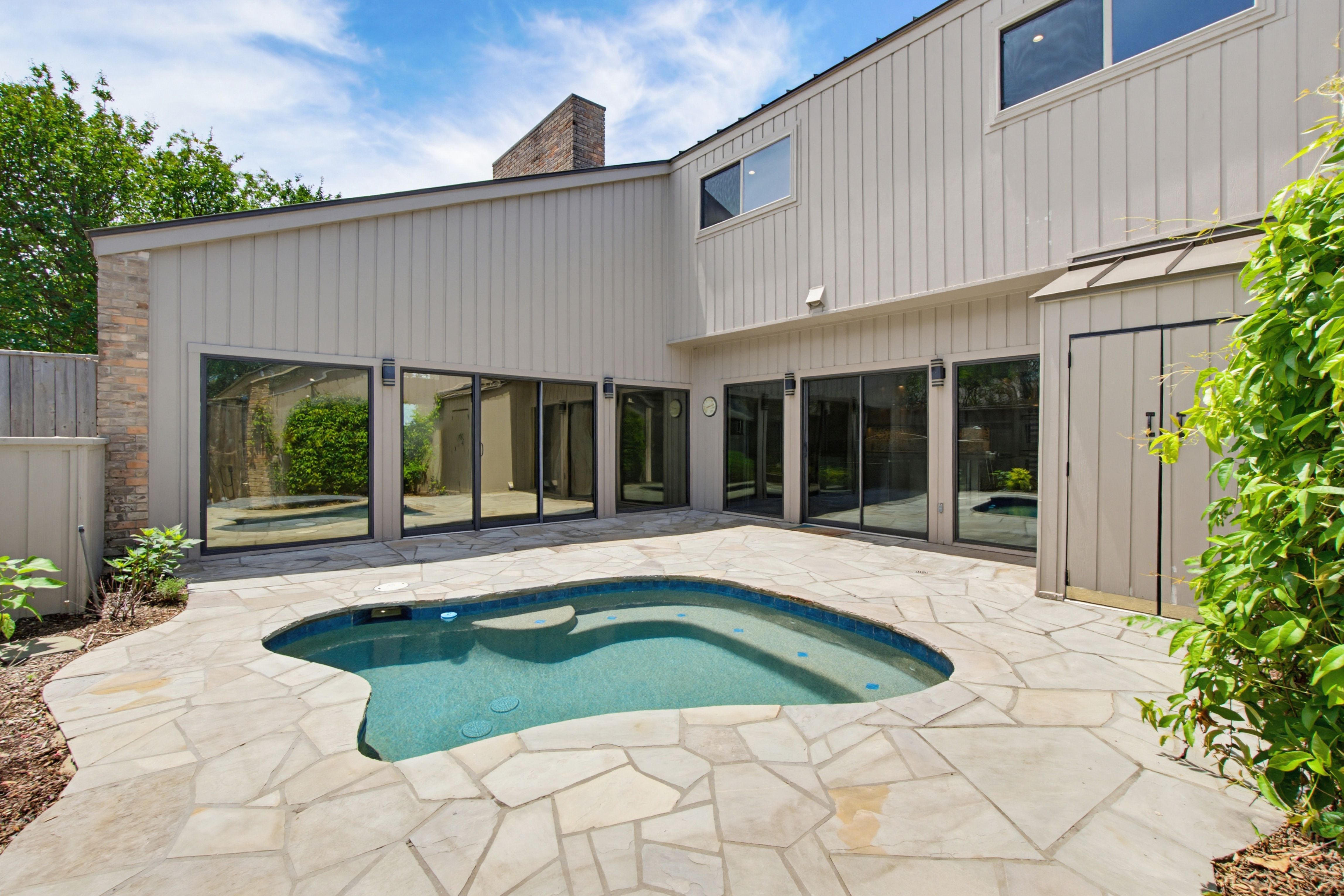  Modern Contemporary in Award Winning Merriman Park Elementary - 物件實景