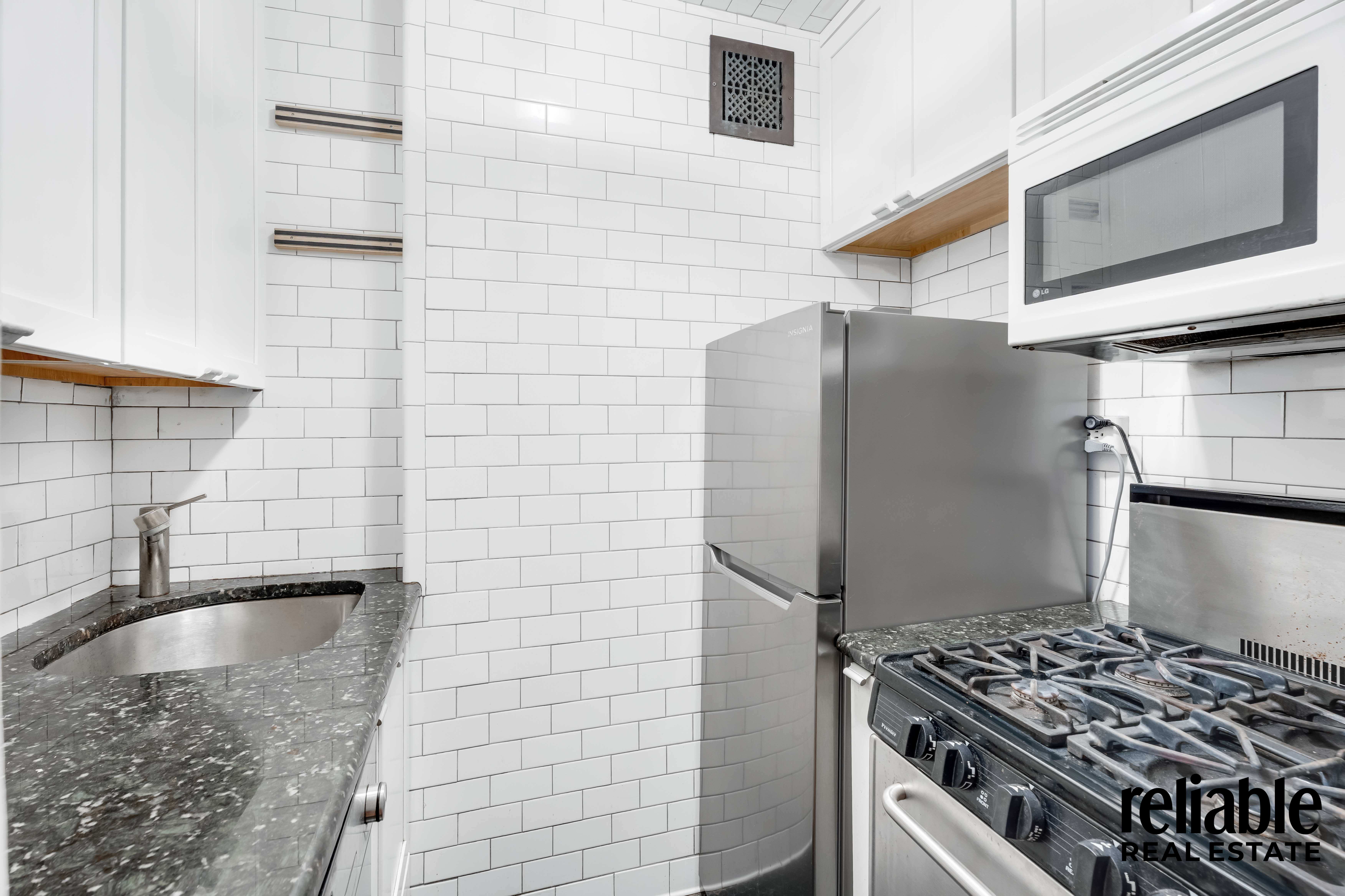 Manhattan, New York, 10022, United States, ,1 BathroomBathrooms,Residential,For Sale,1942299