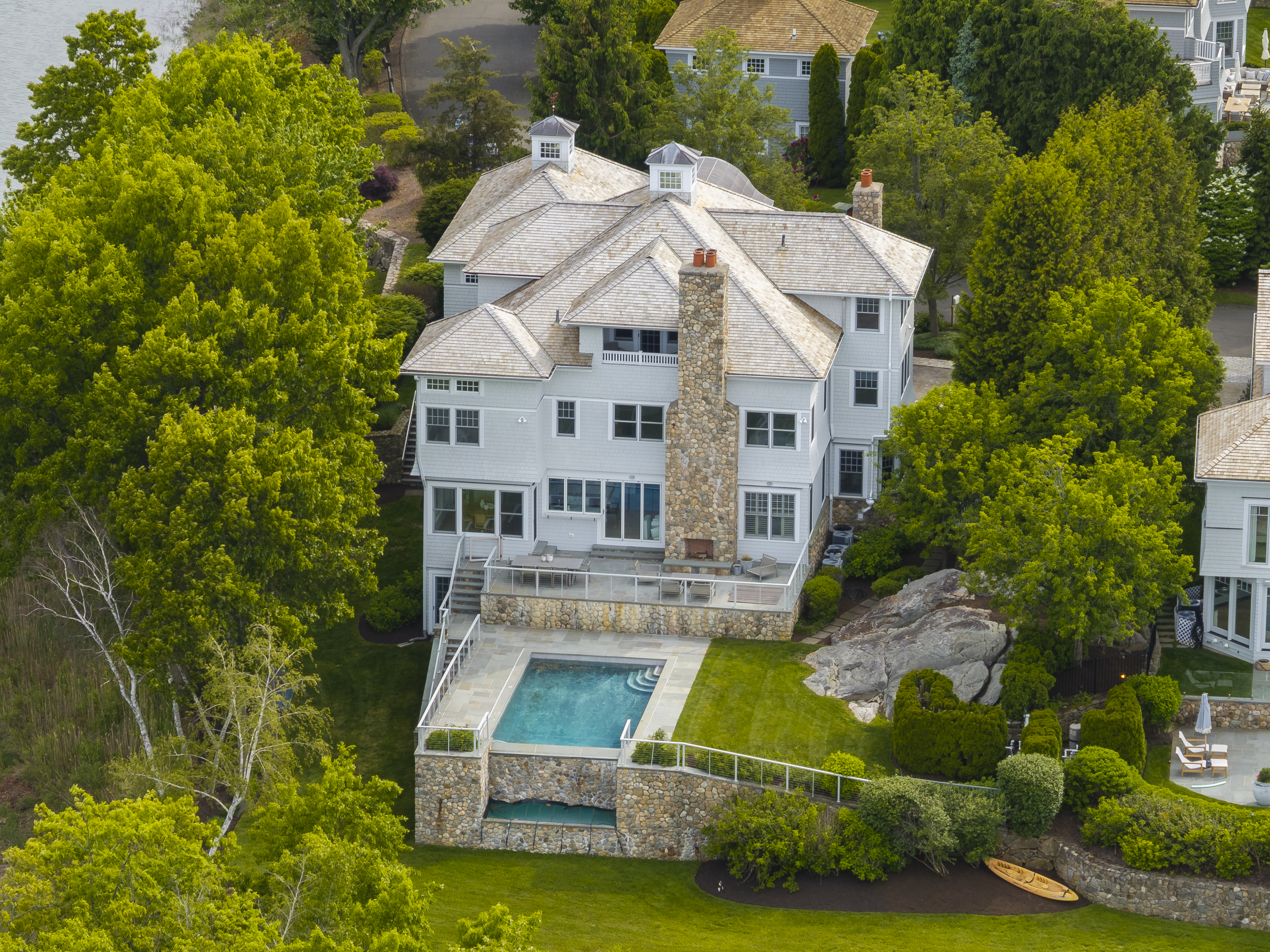  Breathtaking Estate with Sweeping Water Views - 物件實景
