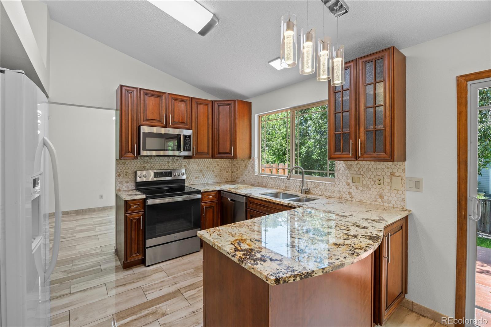Highlands Ranch, Colorado, 80126, United States, 4 Bedrooms Bedrooms, ,3 BathroomsBathrooms,Residential,For Sale,1883252