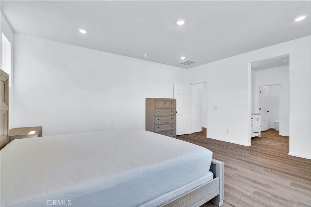 Menifee, California, 92584, United States, 5 Bedrooms Bedrooms, ,3 BathroomsBathrooms,Residential,For Sale,1936987