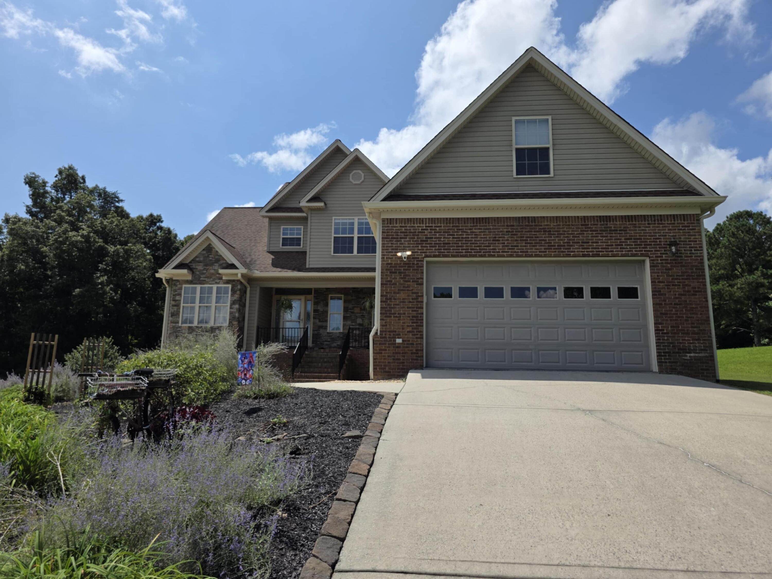 Spring City, Tennessee, 37381, United States, 4 Bedrooms Bedrooms, ,3 BathroomsBathrooms,Residential,For Sale,1927411