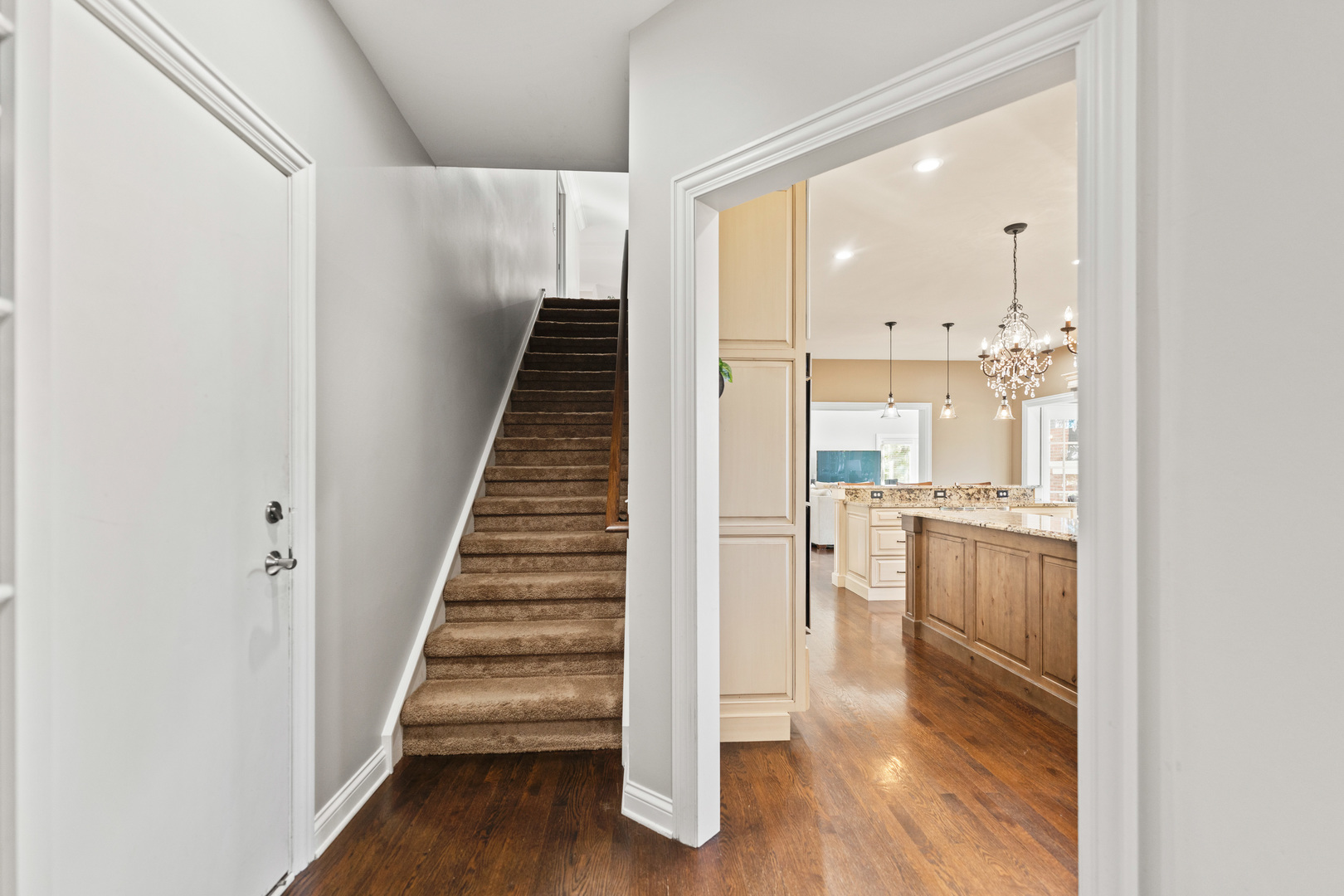 St. Charles, Illinois, 60175, United States, 5 Bedrooms Bedrooms, ,5 BathroomsBathrooms,Residential,For Sale,1989191