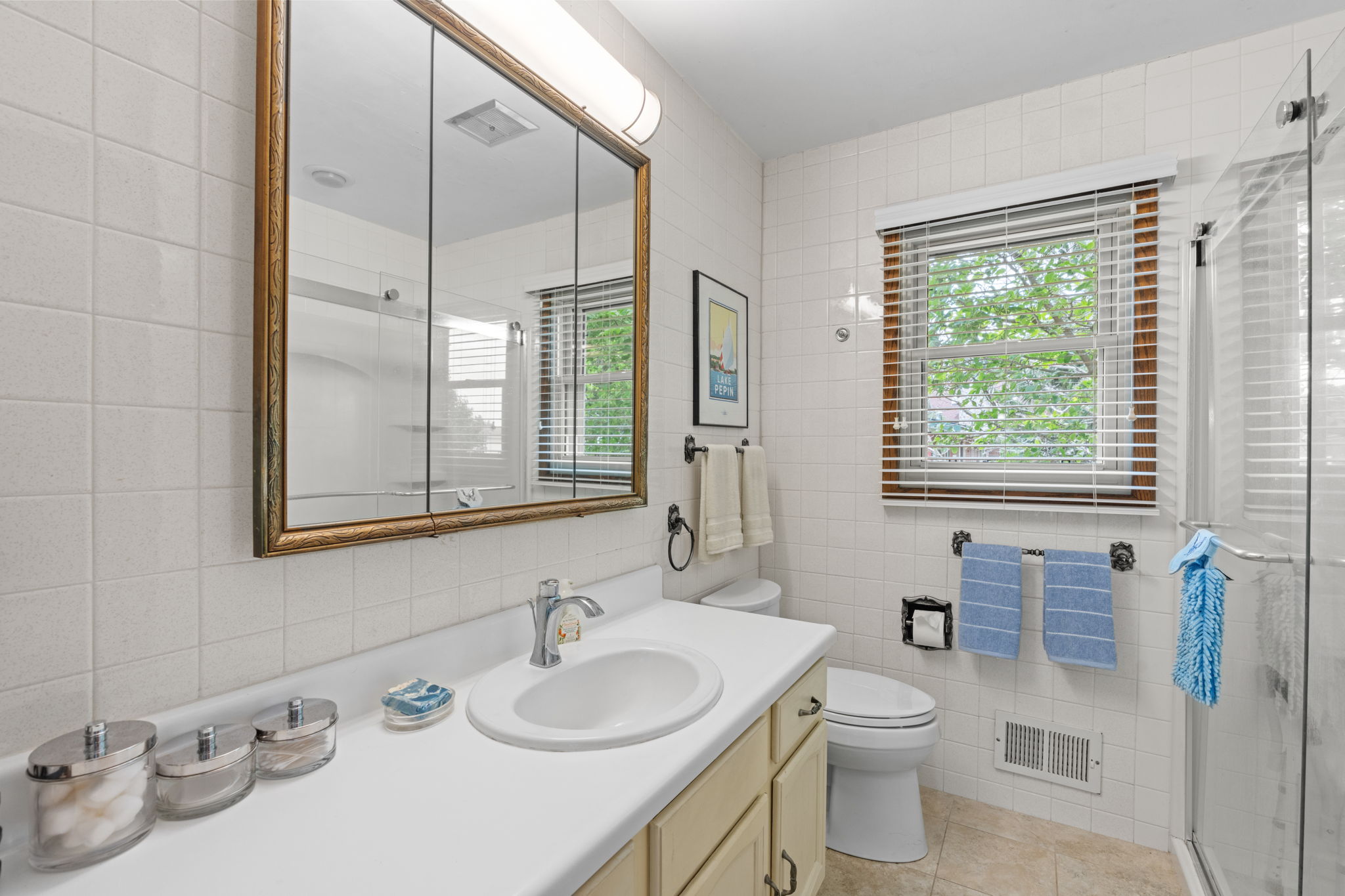  Scenic Chalet Retreat with Unforgettable Lake Pepin Views - 物件實景