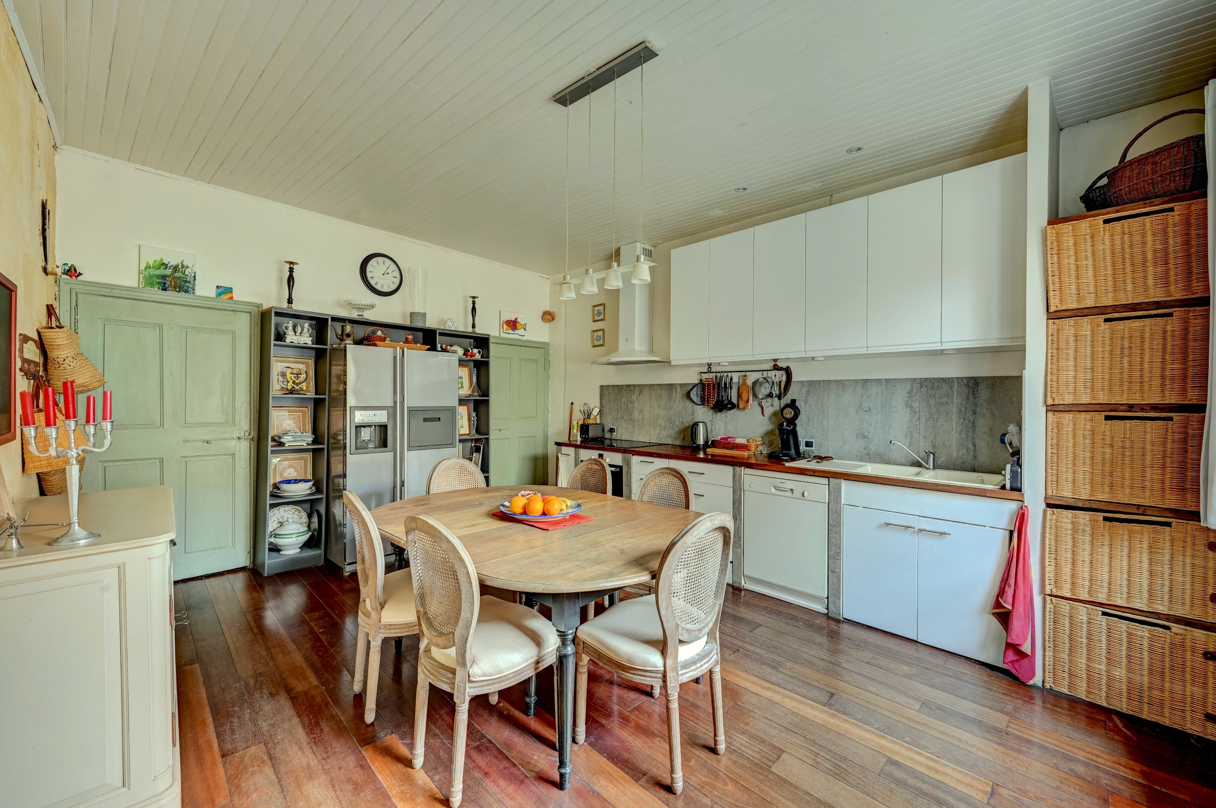 Located near Avignon, Arles and Saint Rémy de Provence, magnificent 15th centur… - 物件實景