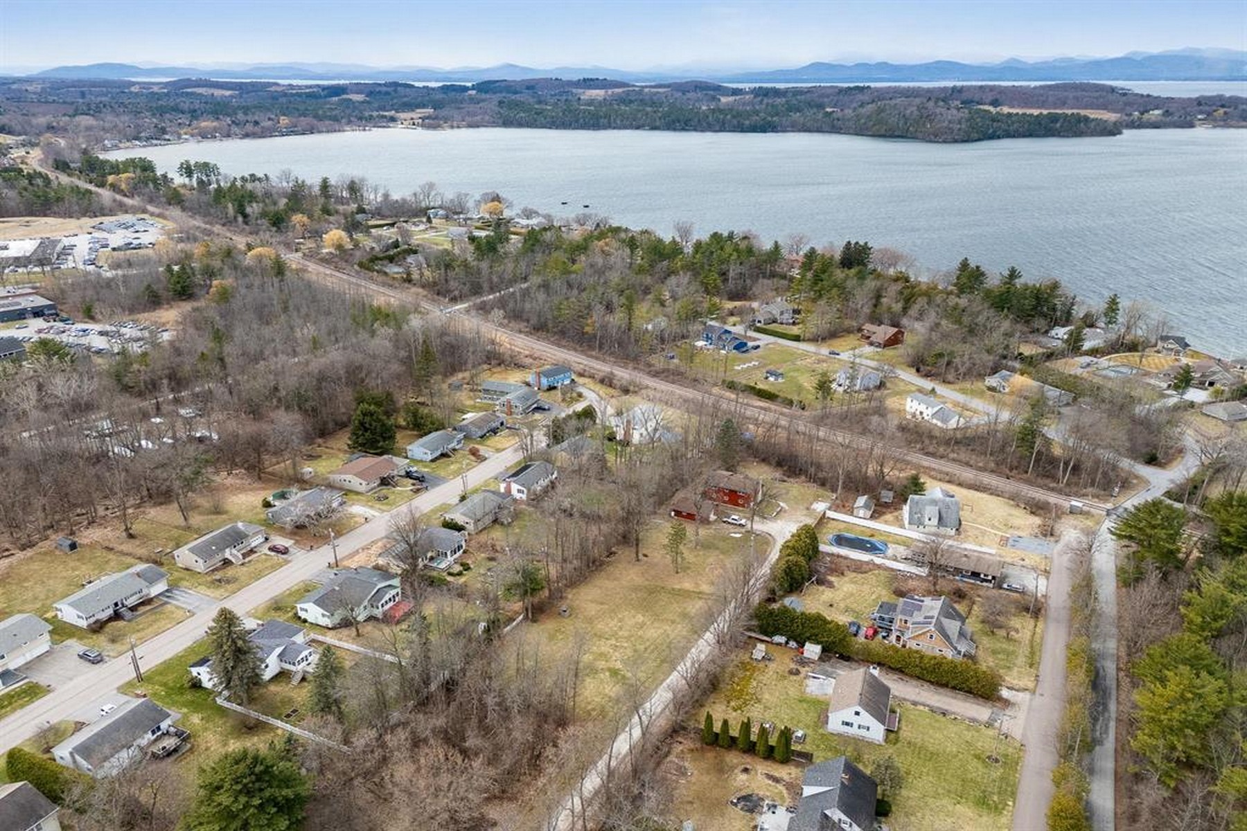  166 Lakeview Drive - 物件實景