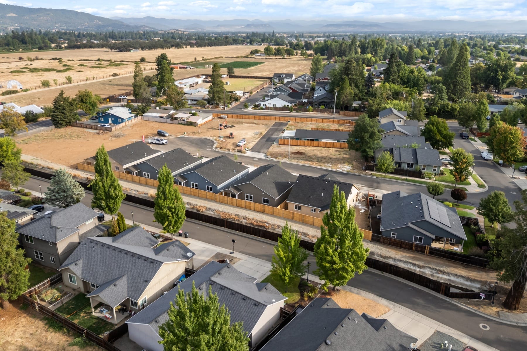  2217 Piazza Drive Medford, OR 97501 - 物件實景