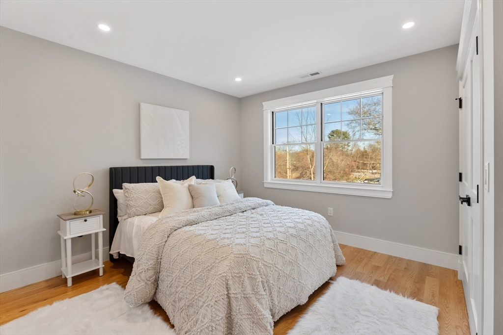 Concord, Massachusetts, 01742, United States, 4 Bedrooms Bedrooms, ,4 BathroomsBathrooms,Residential,For Sale,2005655