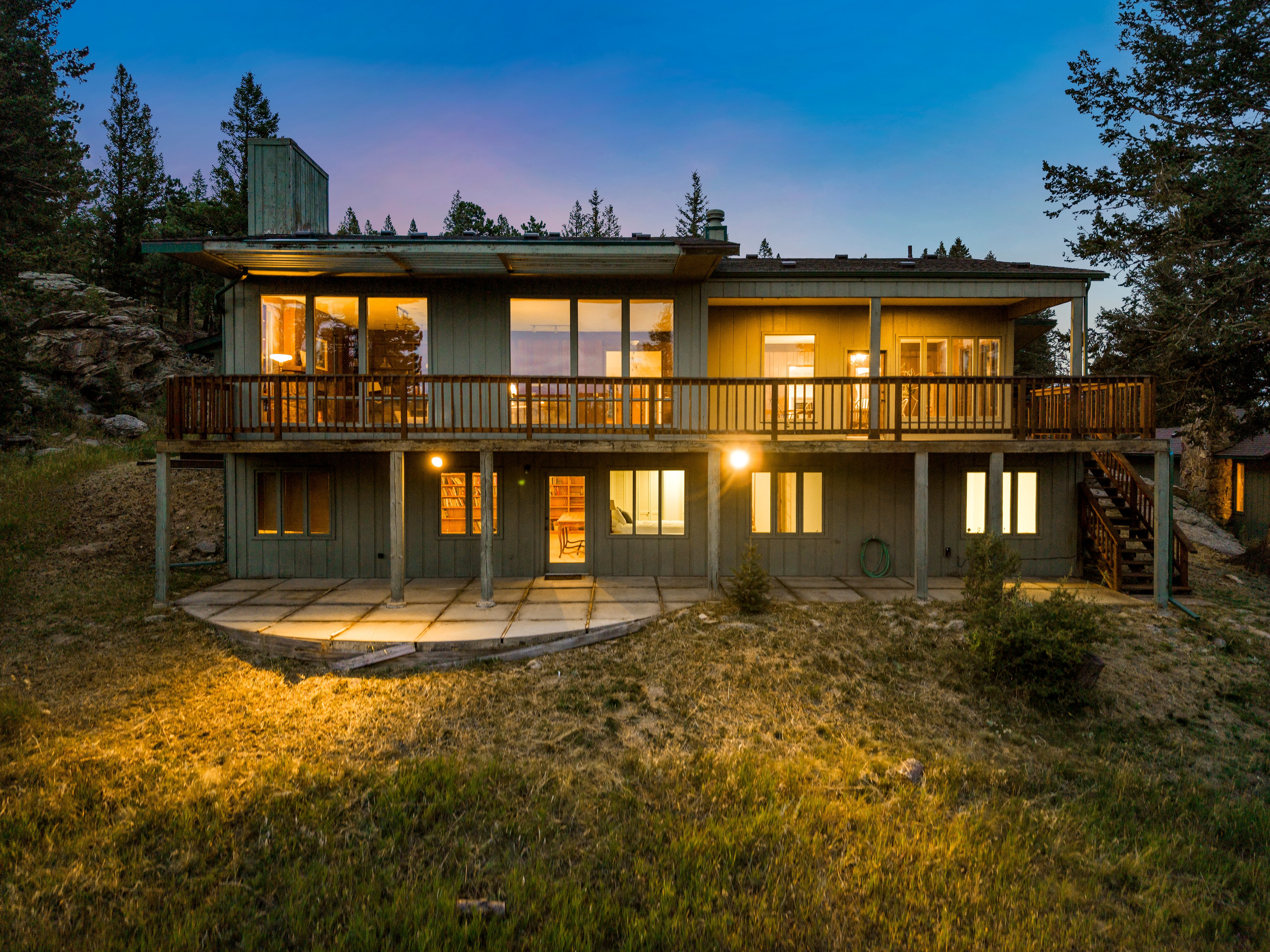  Custom Built Retreat with Panoramic Views on 8.7 Acres Next to Open Space - 物件實景