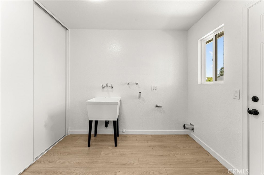 Montclair, California, 91763, United States, 4 Bedrooms Bedrooms, ,2 BathroomsBathrooms,Residential,For Sale,2048978