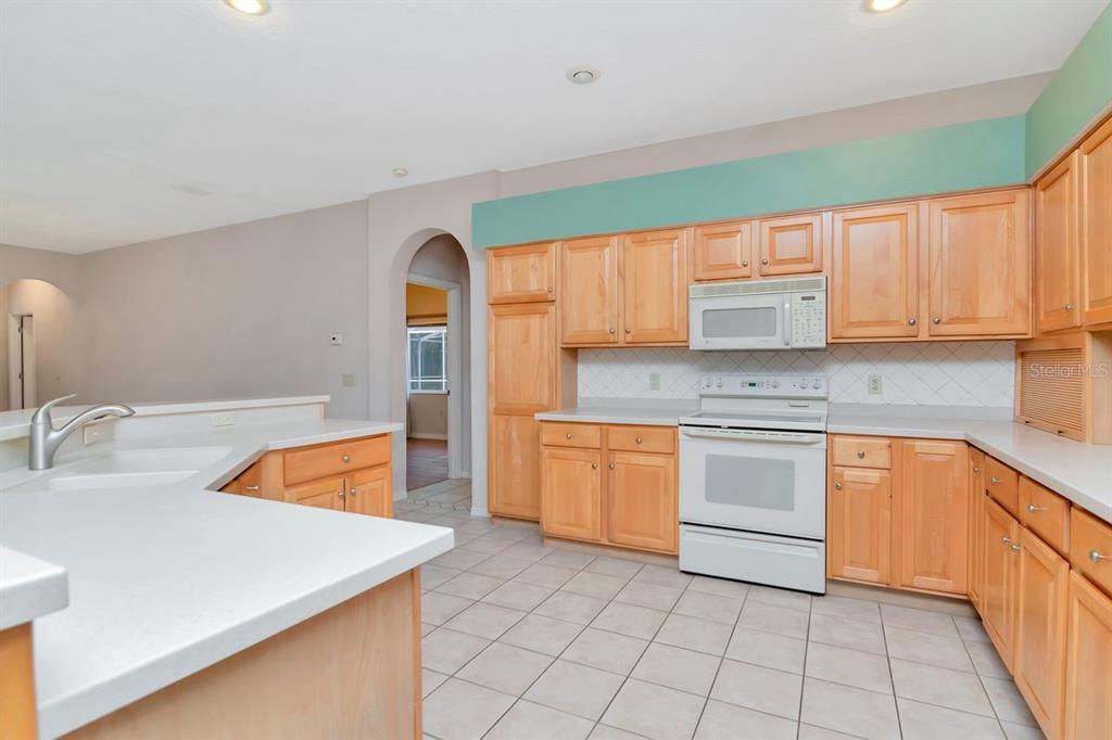 Oldsmar, Florida, 34677, United States, 4 Bedrooms Bedrooms, ,3 BathroomsBathrooms,Residential,For Sale,1998851