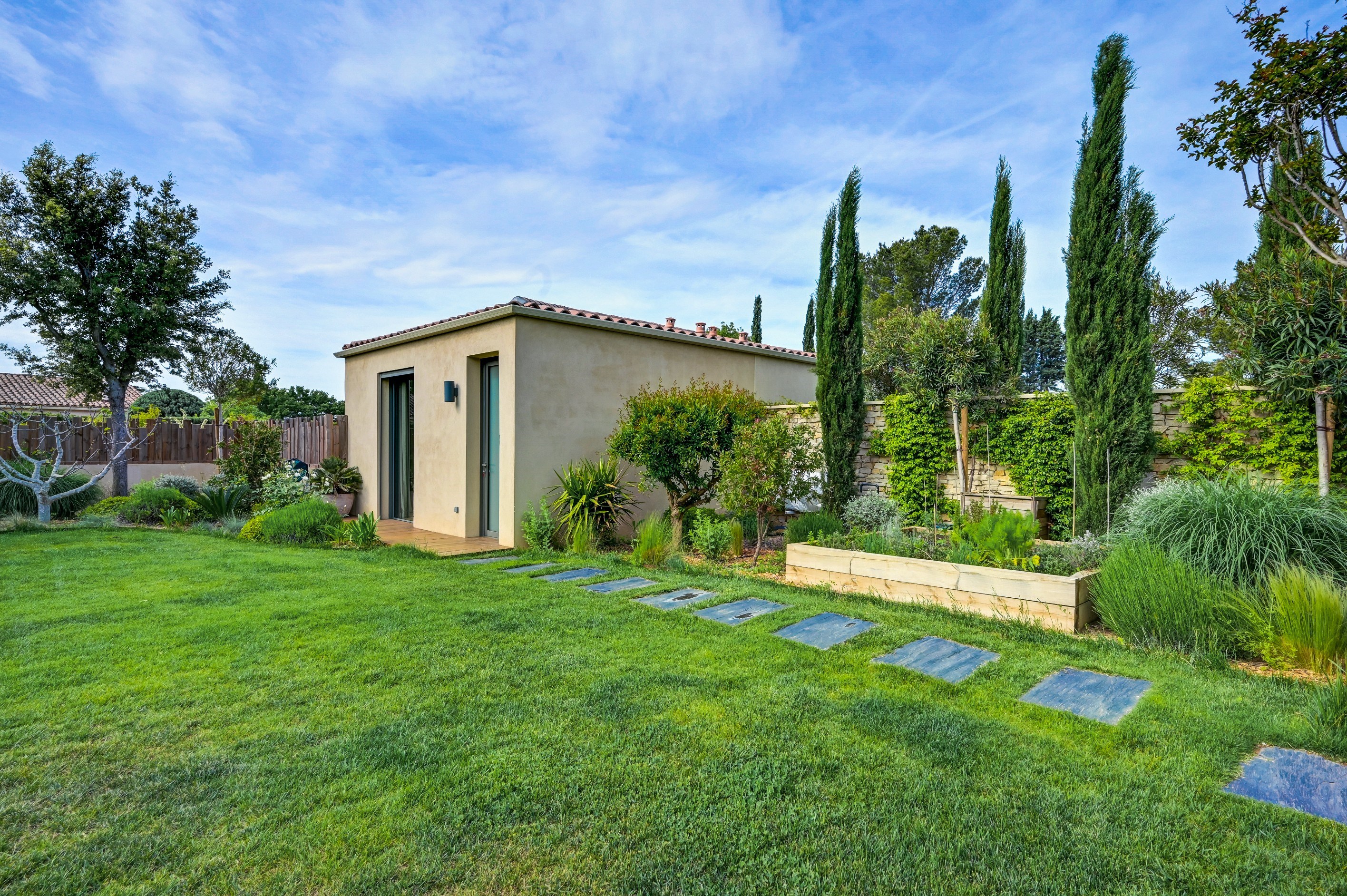  Elegant single-storey villa – 225 sqm of living space – 1,500 sqm landscaped gr… - 物件實景