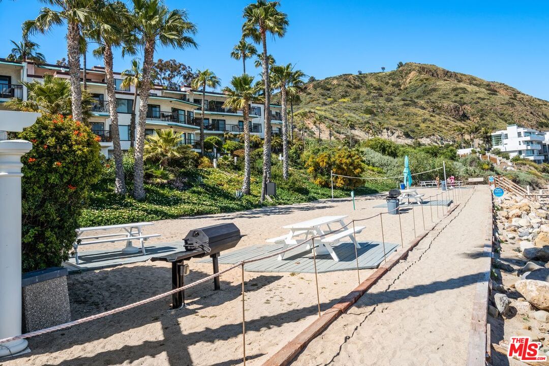 Malibu, California, 90265, United States, 1 Bedroom Bedrooms, ,1 BathroomBathrooms,Residential,For Sale,1840451