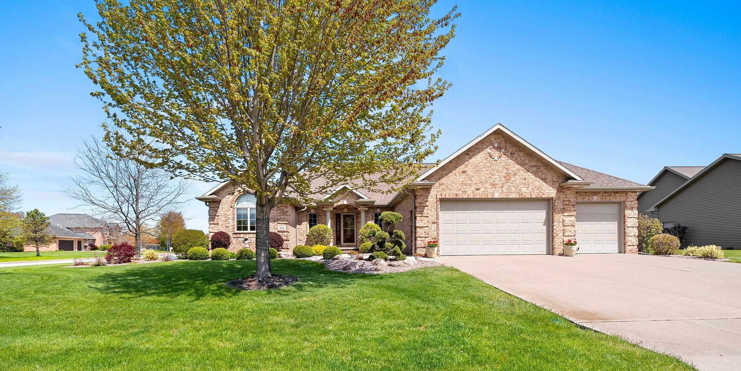 DE PERE, Wisconsin, 54115, United States, 3 Bedrooms Bedrooms, ,4 BathroomsBathrooms,Residential,For Sale,2048400