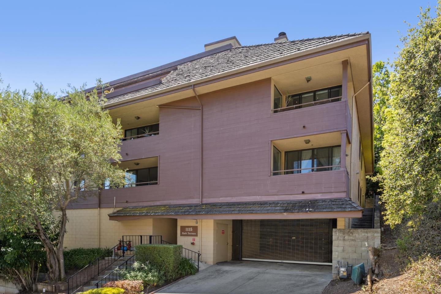 Belmont, California, 94002, United States, 2 Bedrooms Bedrooms, ,2 BathroomsBathrooms,Residential,For Sale,1939772