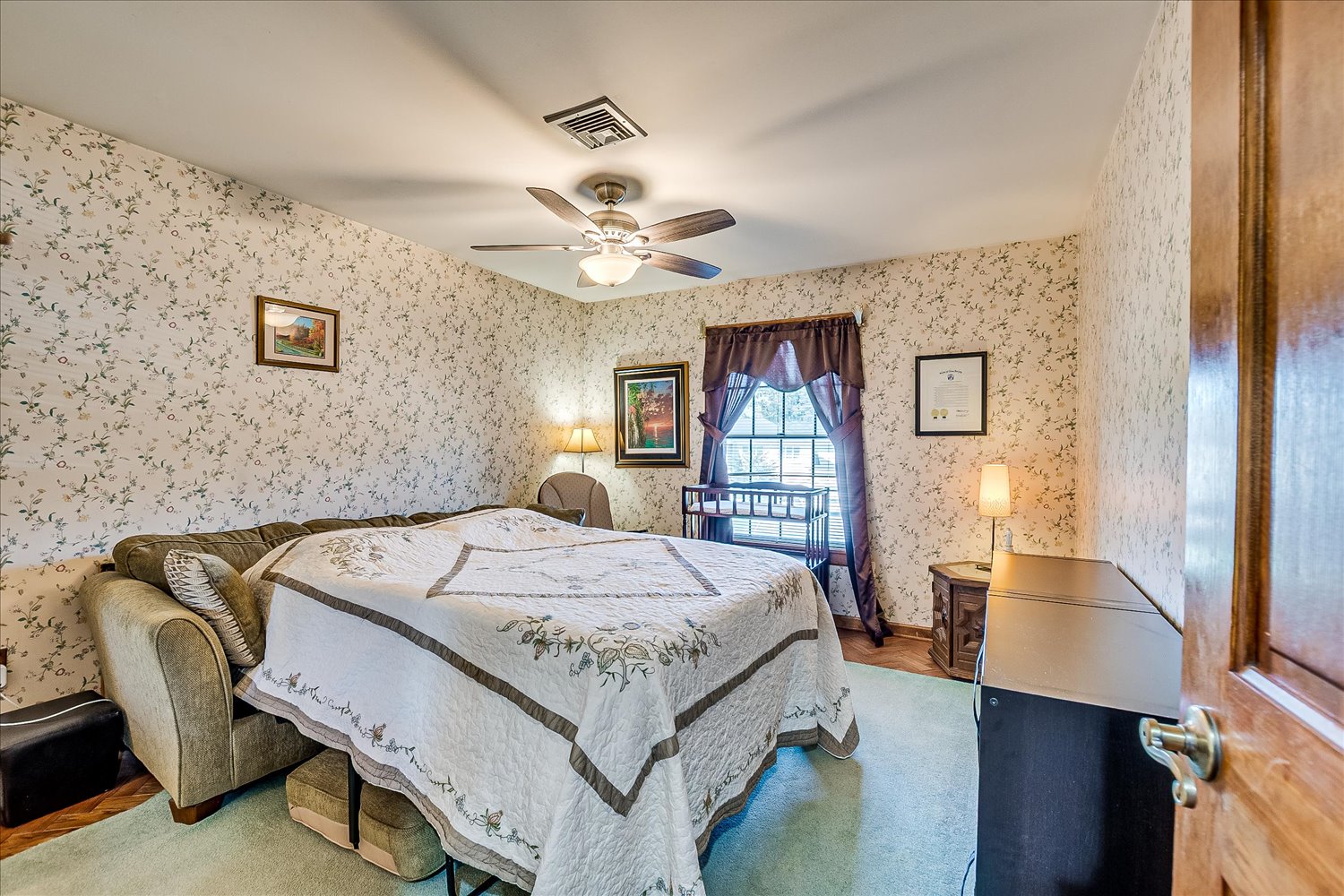 Eatontown, New Jersey, 07724, United States, 9 Bedrooms Bedrooms, ,4 BathroomsBathrooms,Residential,For Sale,1910757