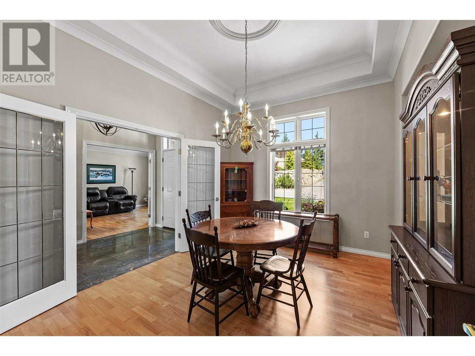 KELOWNA, British Columbia, V1V 1W2, CA, 4 Bedrooms Bedrooms, ,3 BathroomsBathrooms,Residential,For Sale,1882323