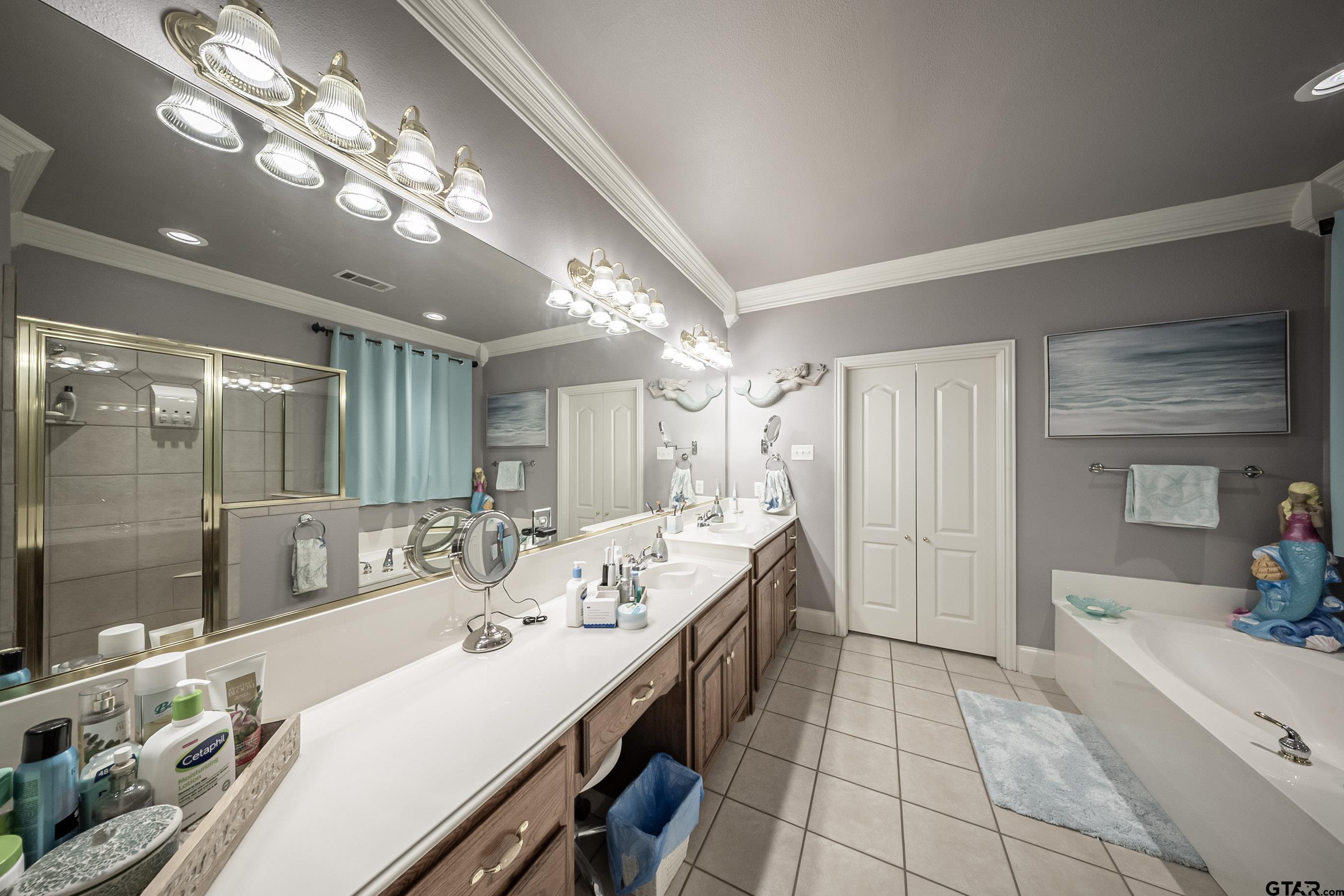 Terrell, Texas, 75160, United States, 3 Bedrooms Bedrooms, ,2 BathroomsBathrooms,Residential,For Sale,1993311