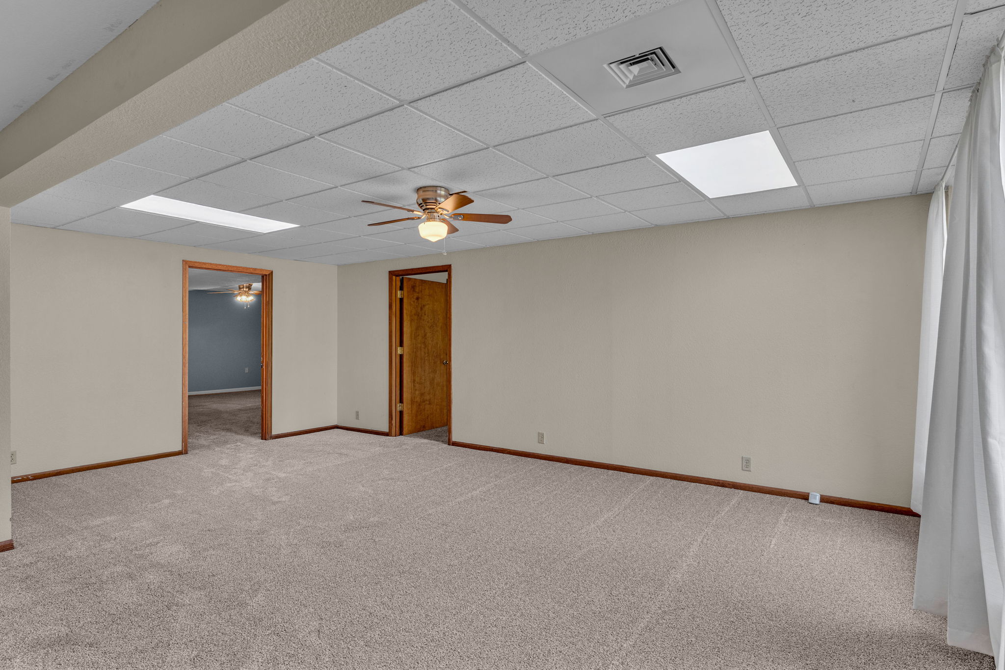 Topeka, Kansas, 66615, United States, 4 Bedrooms Bedrooms, ,8 BathroomsBathrooms,Residential,For Sale,1848877