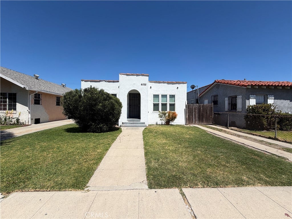 Arlington Ave, Los Angeles, CA 90043