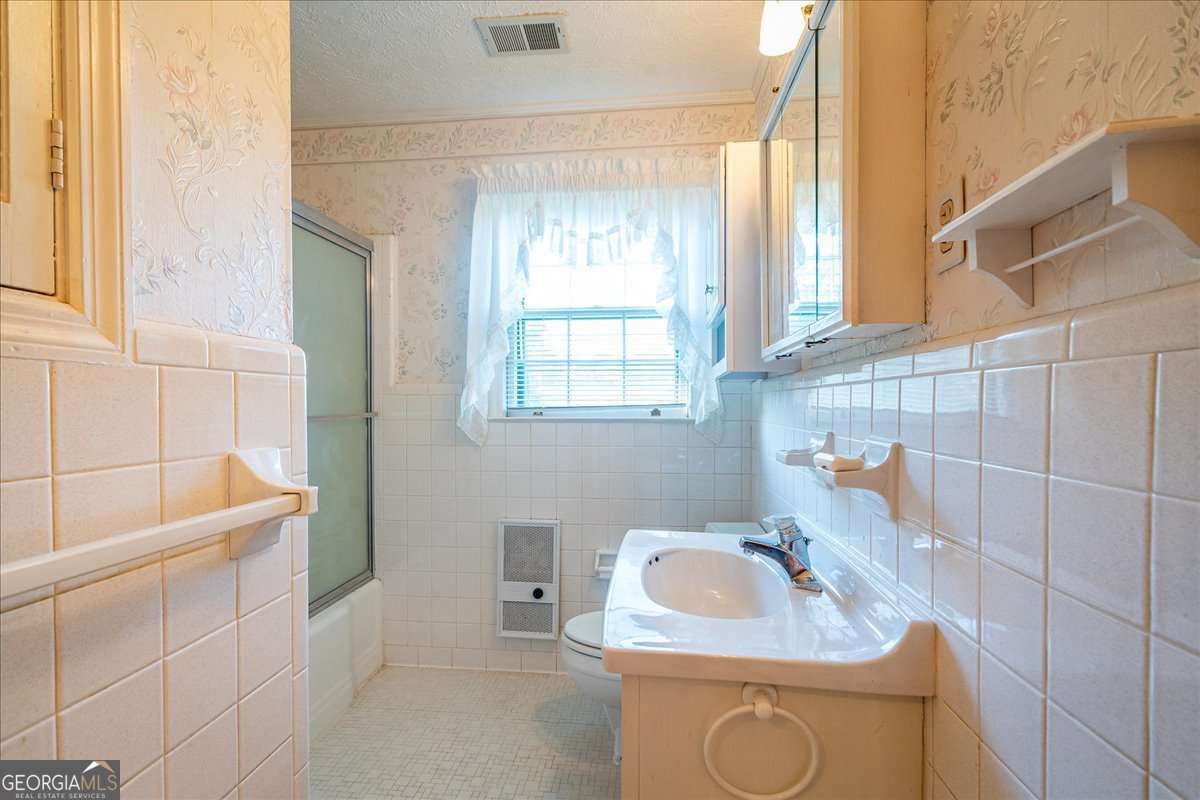 Athens, Georgia, 30607, United States, 4 Bedrooms Bedrooms, ,2 BathroomsBathrooms,Residential,For Sale,1875315
