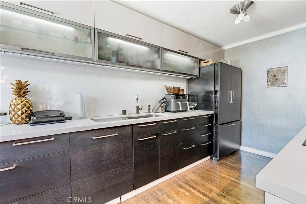 Long Beach, California, 90814, United States, 2 Bedrooms Bedrooms, ,2 BathroomsBathrooms,Residential,For Sale,1919883
