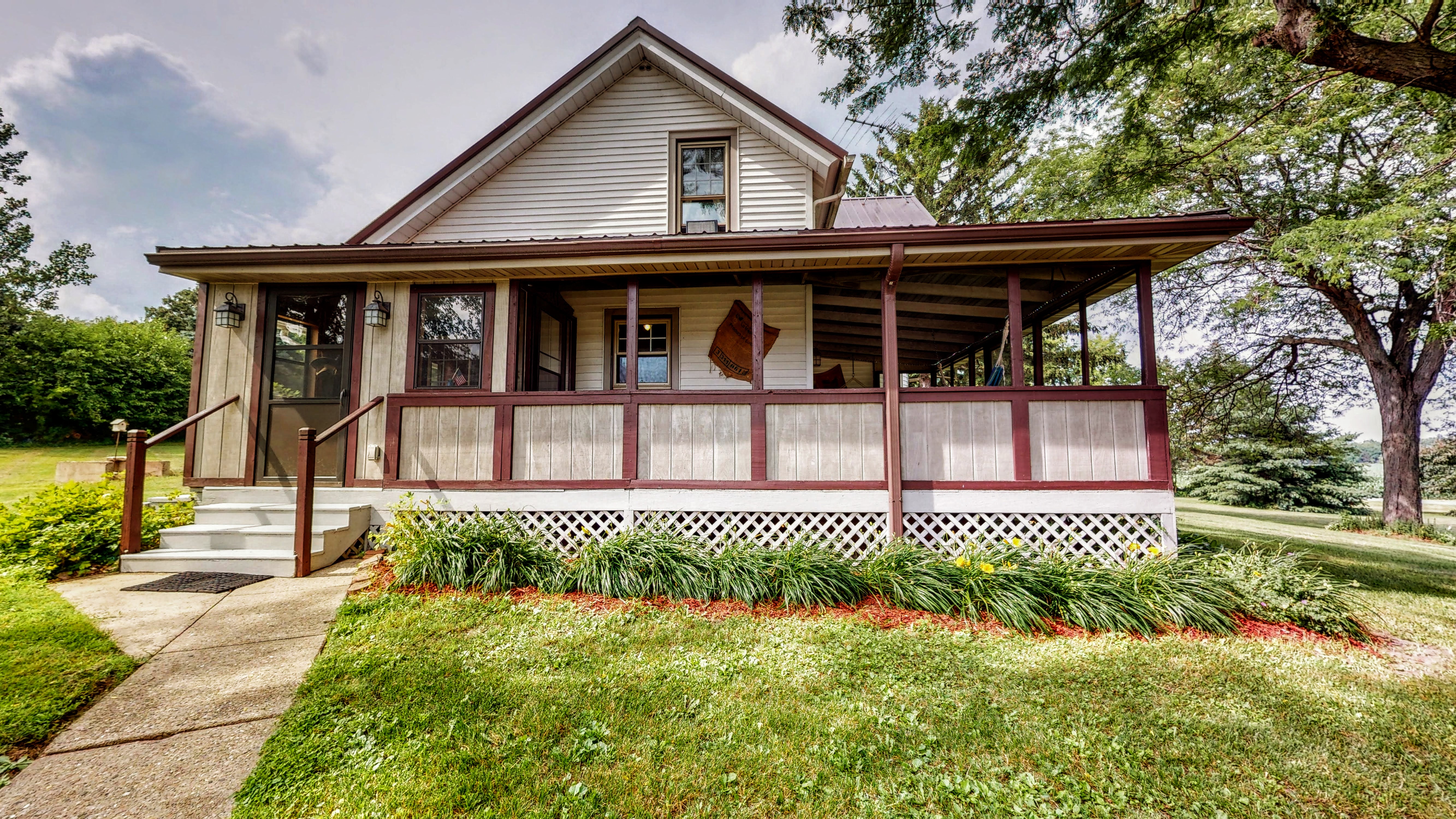 Milford, Wisconsin, 53551, United States, 4 Bedrooms Bedrooms, ,2 BathroomsBathrooms,Residential,For Sale,1889532