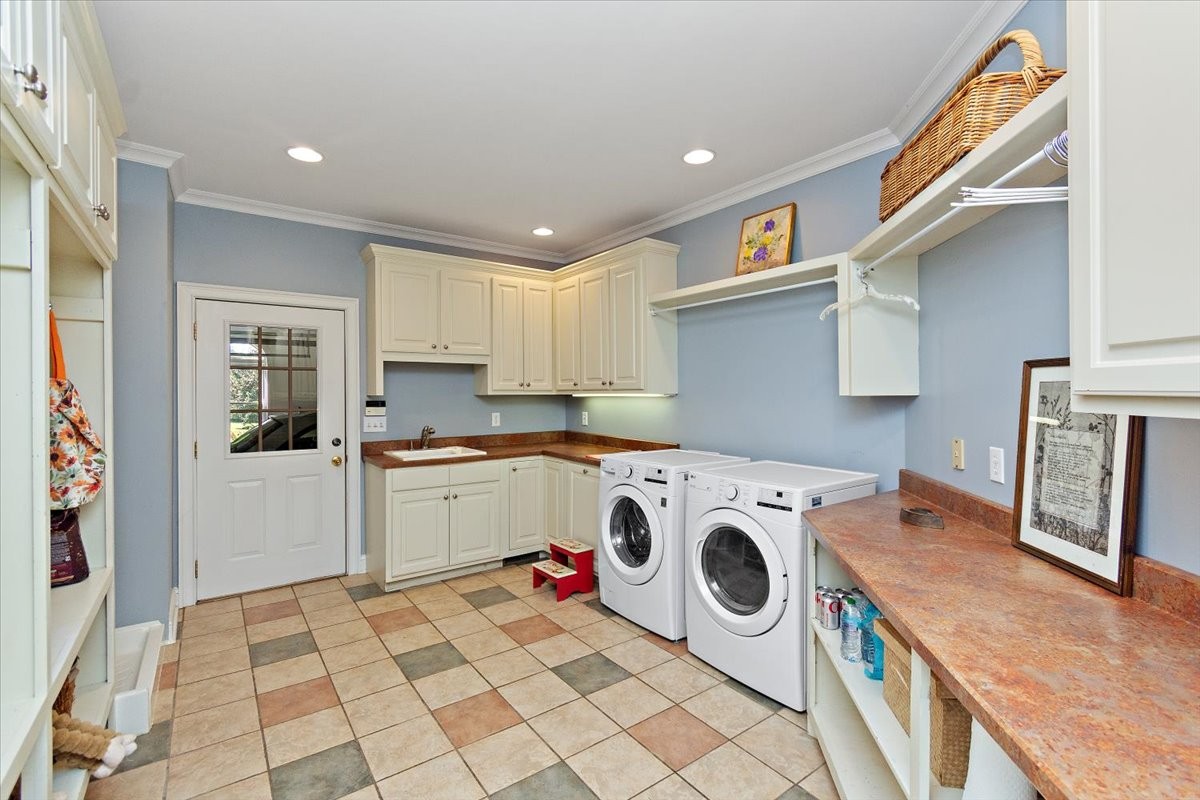 Leoma, Tennessee, 38468, United States, 3 Bedrooms Bedrooms, ,3 BathroomsBathrooms,Residential,For Sale,1938715